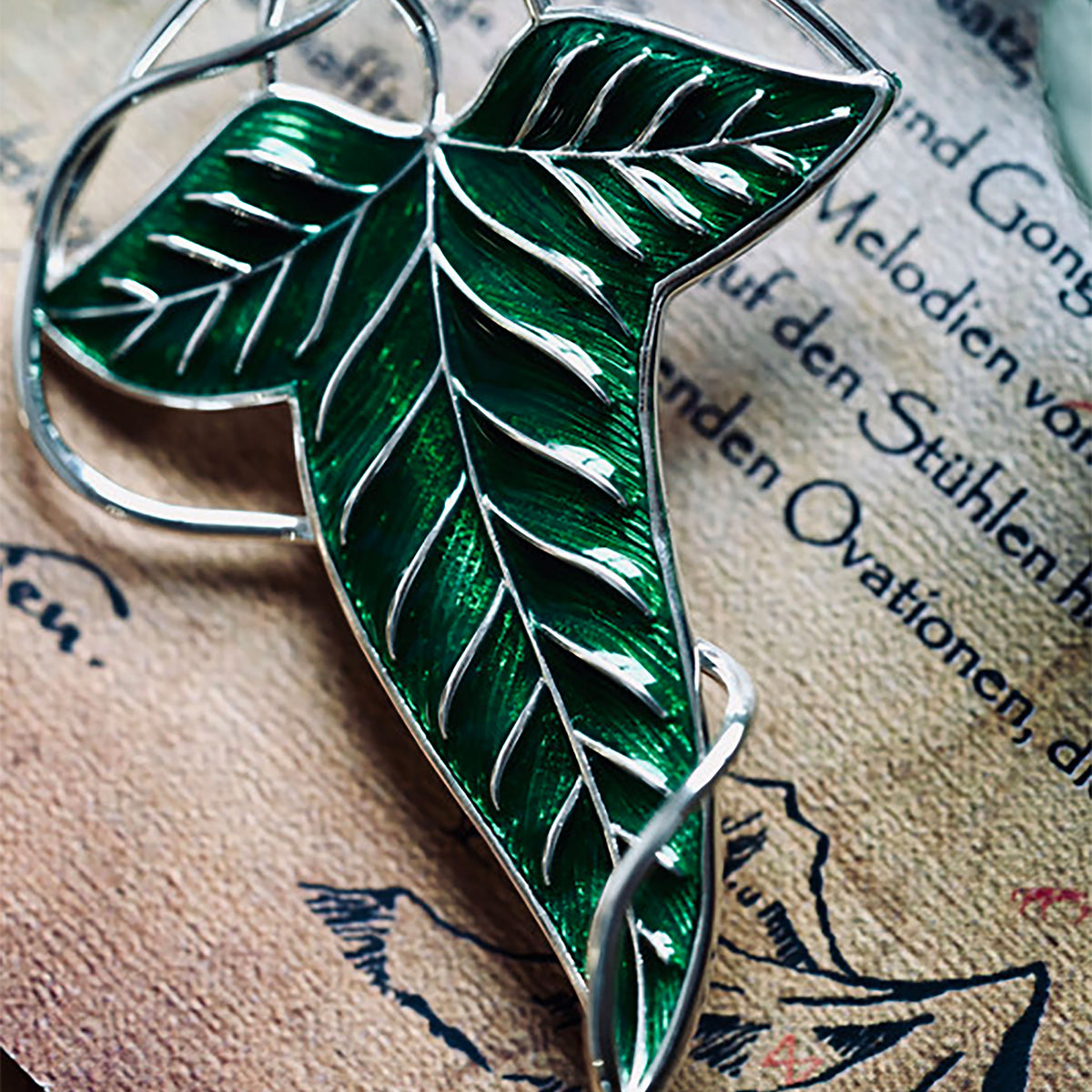 Image produit Le Seigneur des Anneaux - Réplique de la Broche Feuille