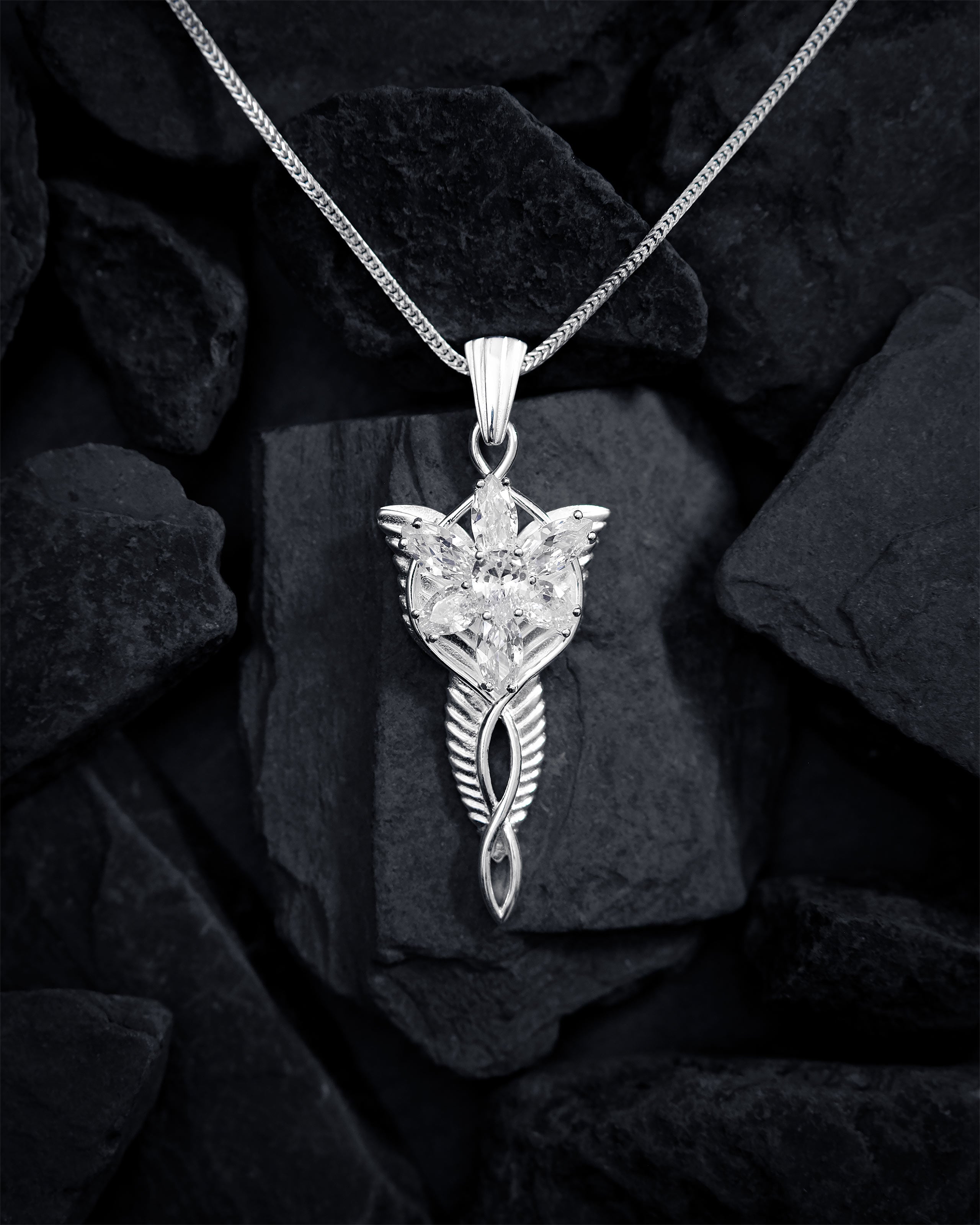 Product image Arwen's Evenstar Pendant with Fox Tail Chain