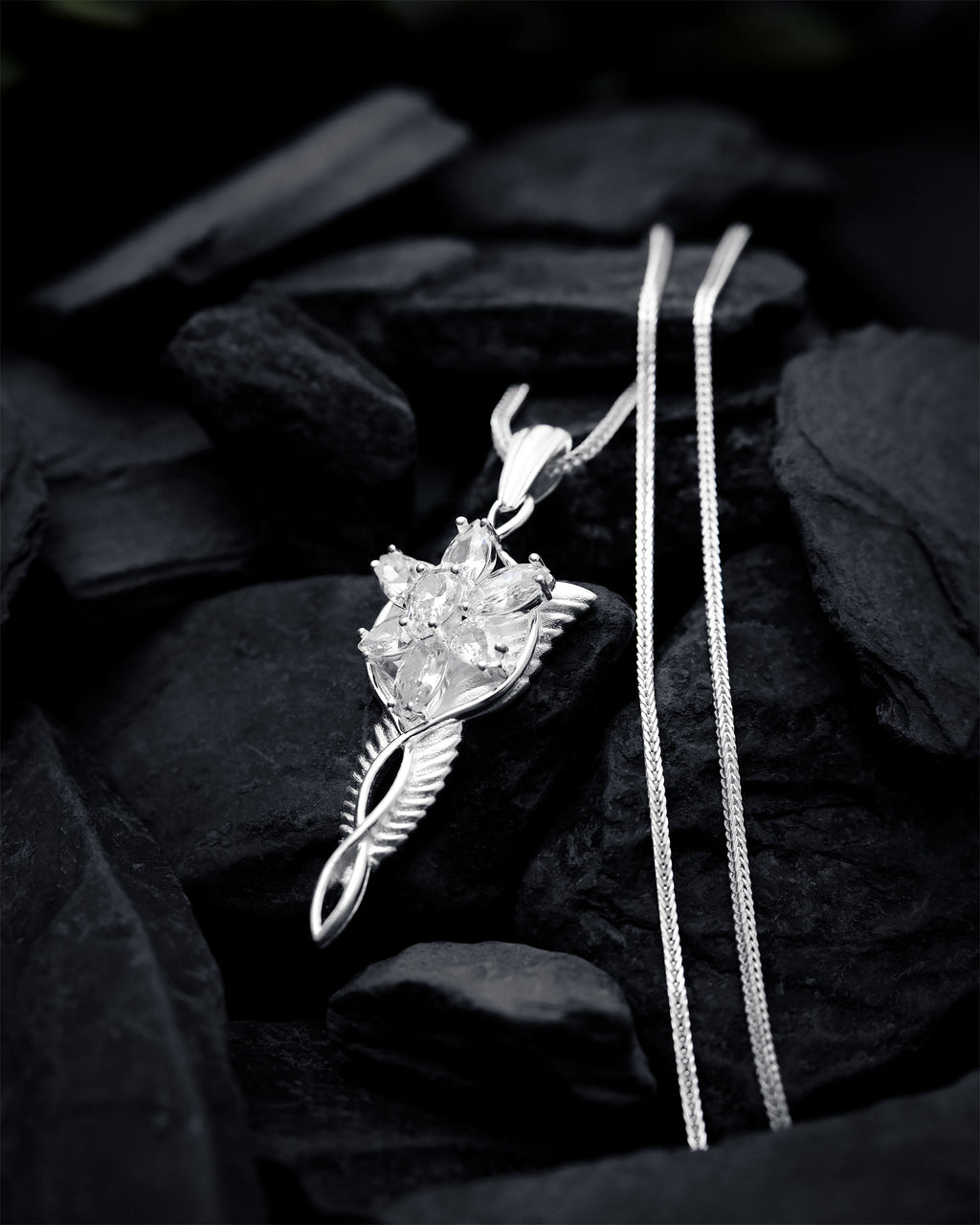 Product image Arwen's Evenstar Pendant with Fox Tail Chain