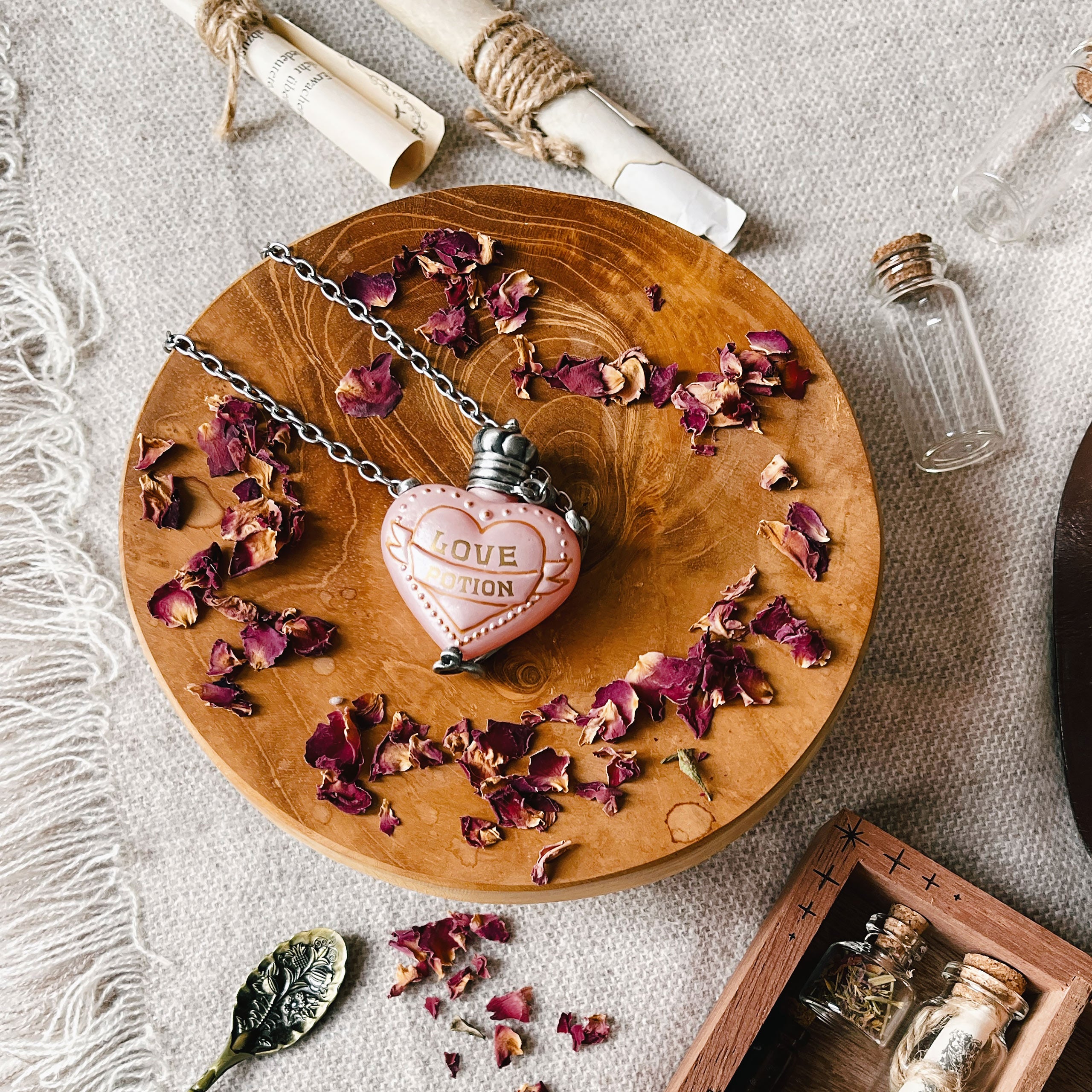 Image produit Harry Potter - Collier Potion d'amour incl. Display