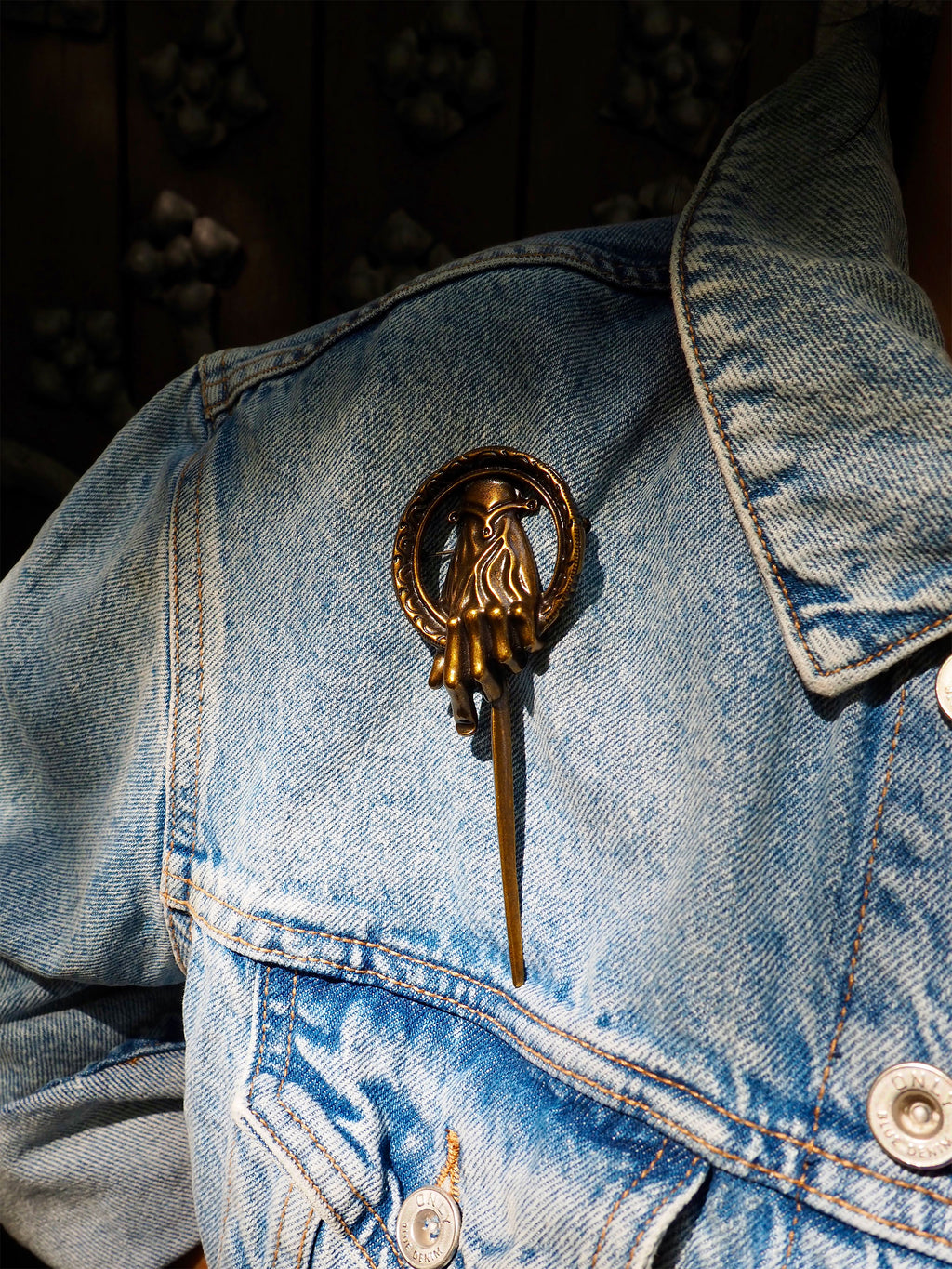 Image produit Game of Thrones - Broche de la Main du Roi