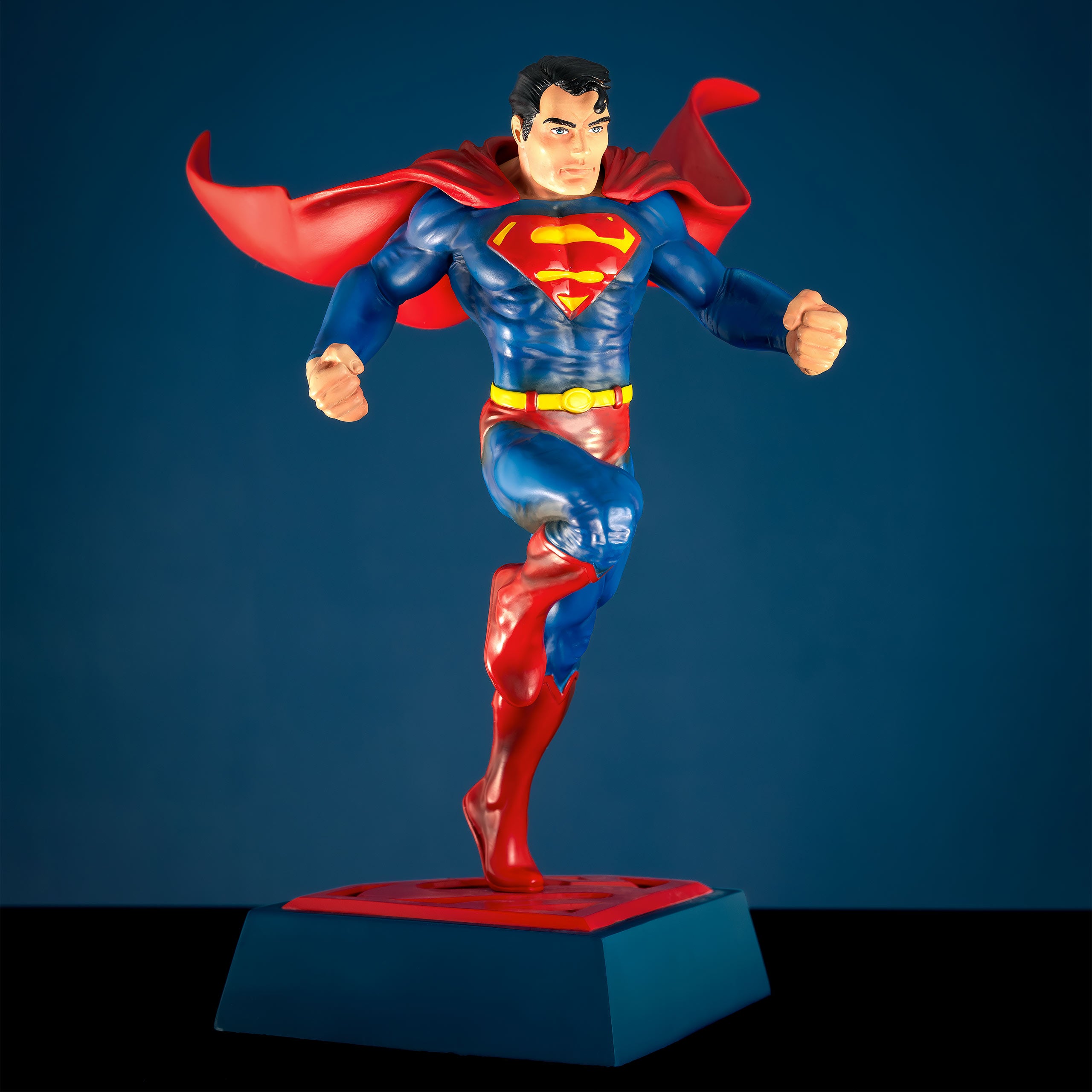 Image produit Statue de Superman en bande dessinée