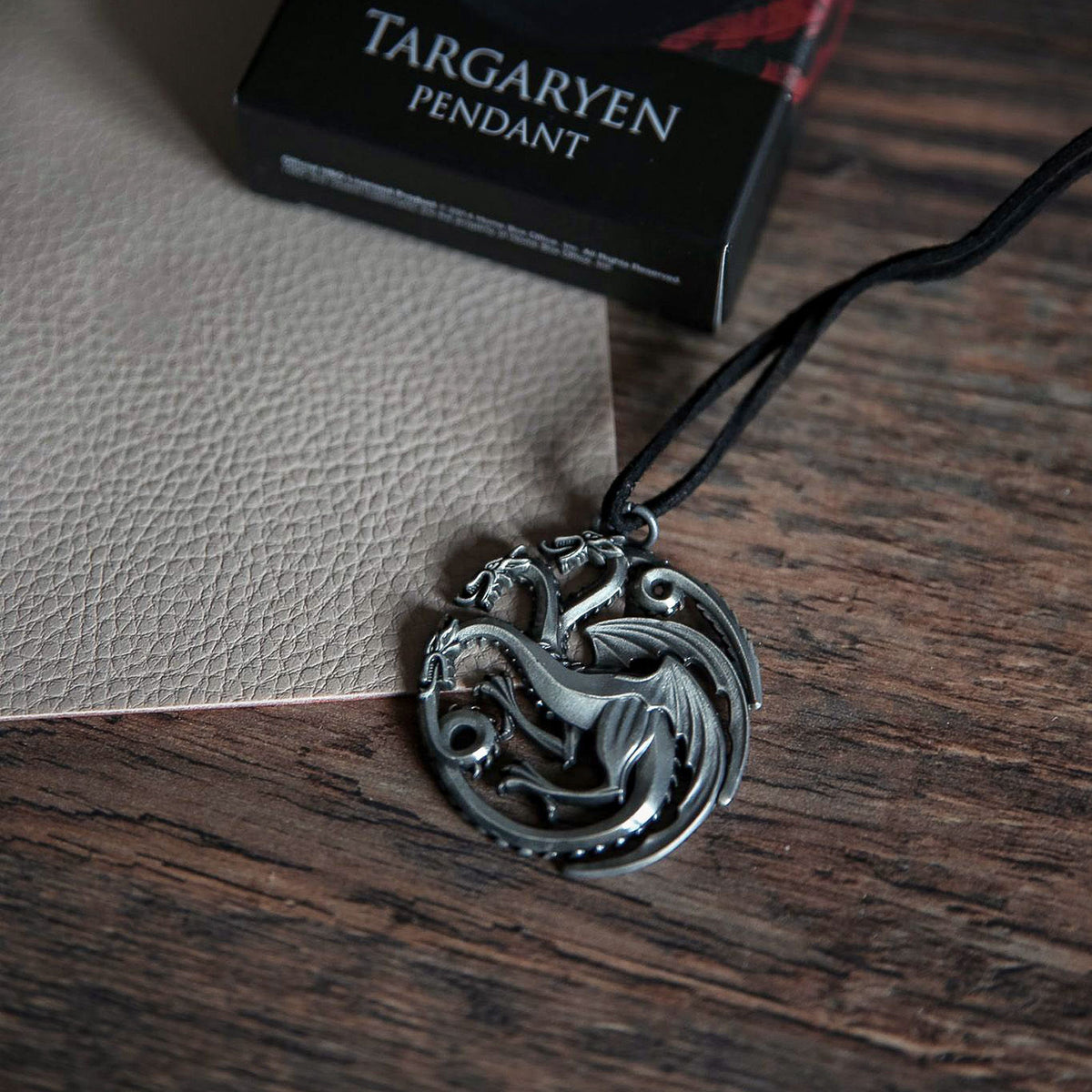 Image produit Game of Thrones - Collier Dragon Blason Targaryen