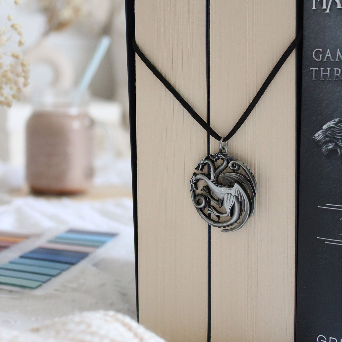 Image produit Game of Thrones - Collier Dragon Blason Targaryen