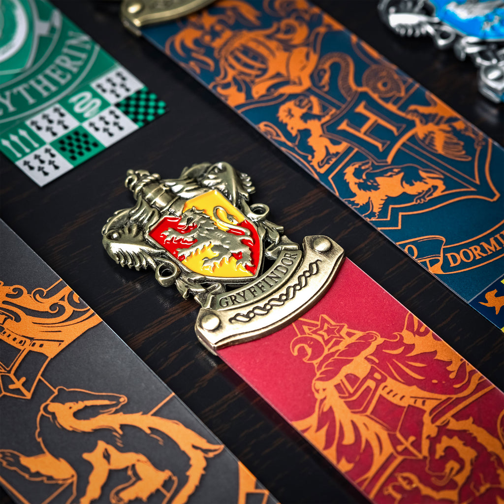 Product image Harry Potter - Hogwarts House Crest Bookmark Collection