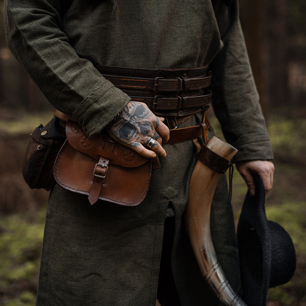 Image produit Bourse de ceinture médiévale avec embossage marron
