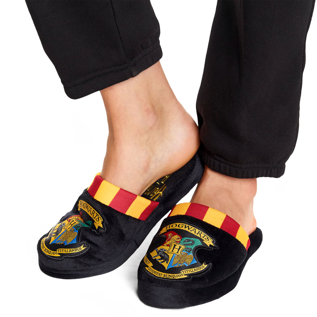 Image produit Harry Potter - Chaussons en peluche Hogwarts pour femmes