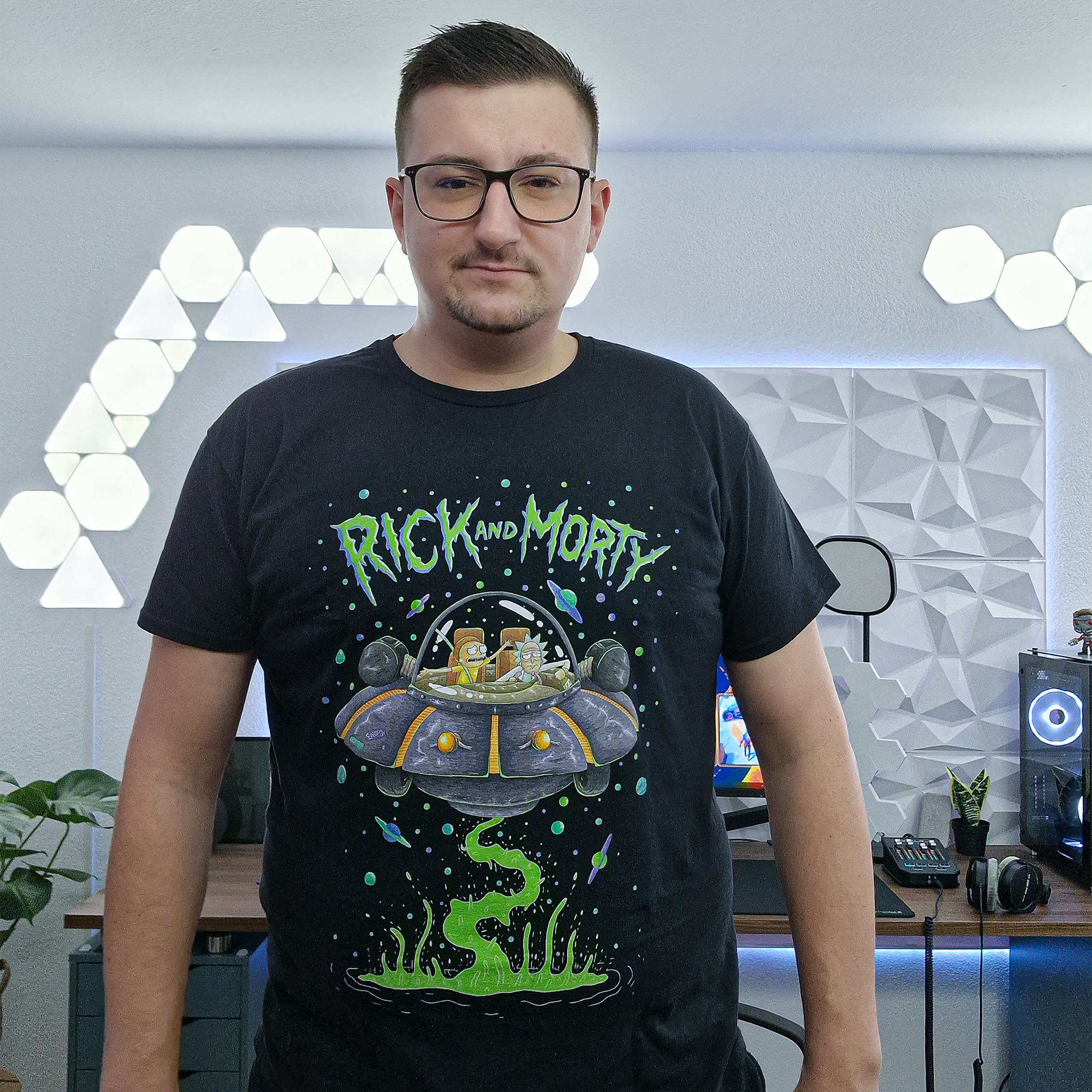 Image produit Rick et Morty - T-shirt Space Cruiser noir