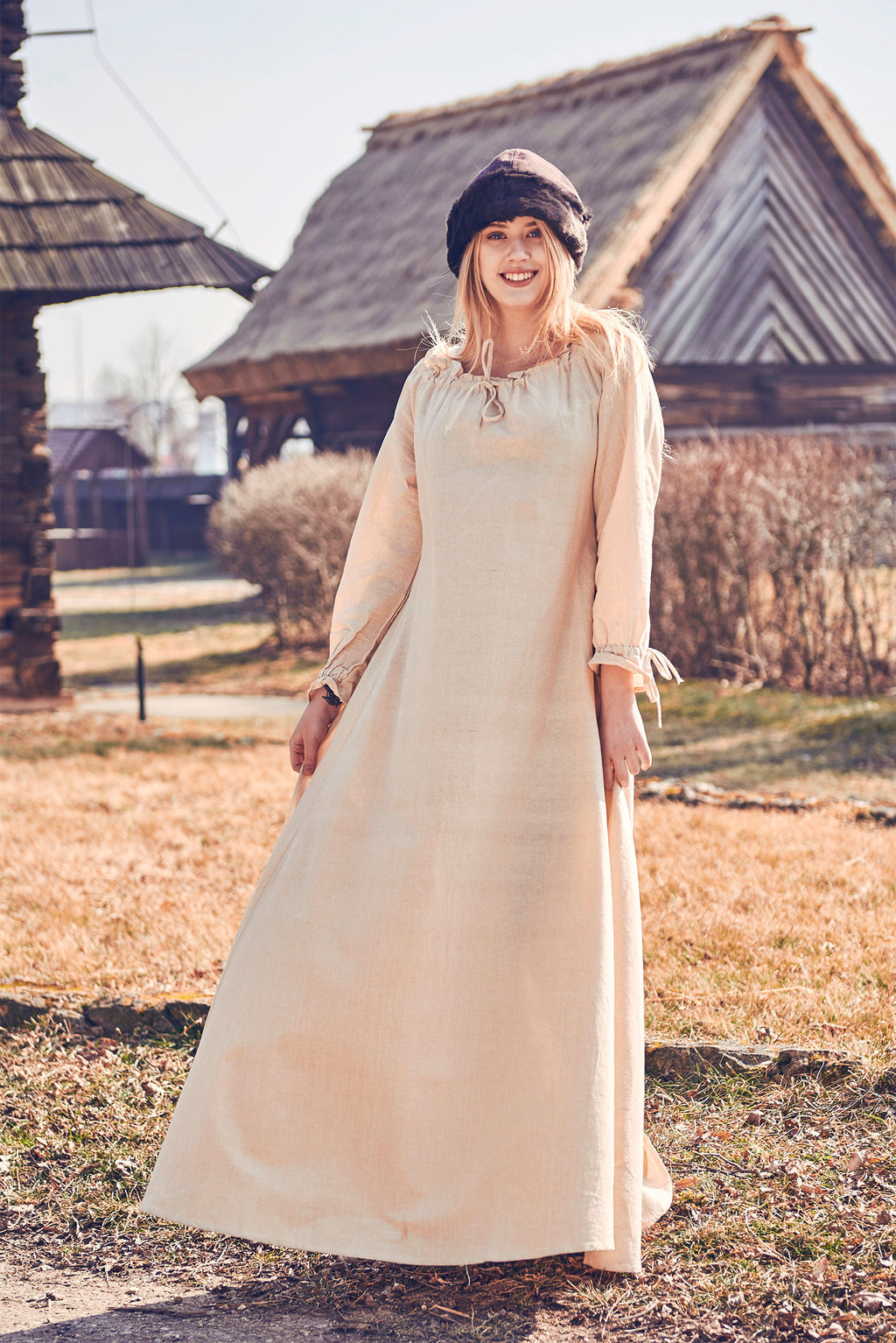 Image produit Robe Médiévale à Manches Longues Beige