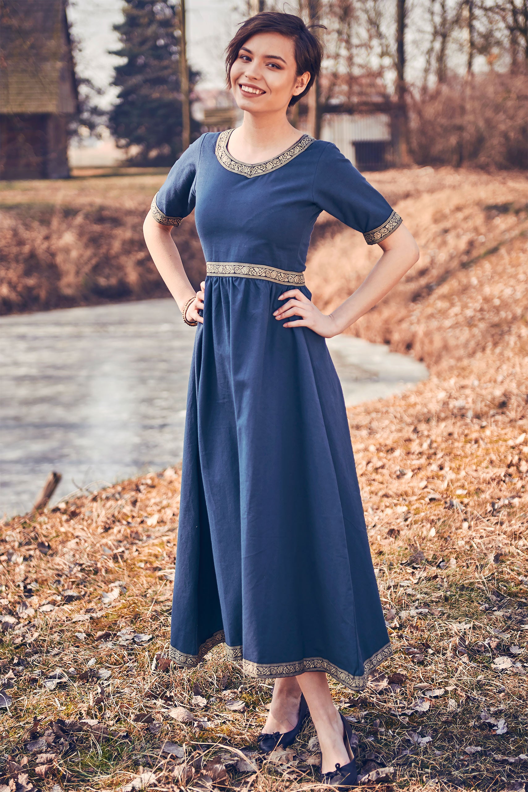 Image produit Robe Médiévale Ennlin à Manches Courtes Bleue