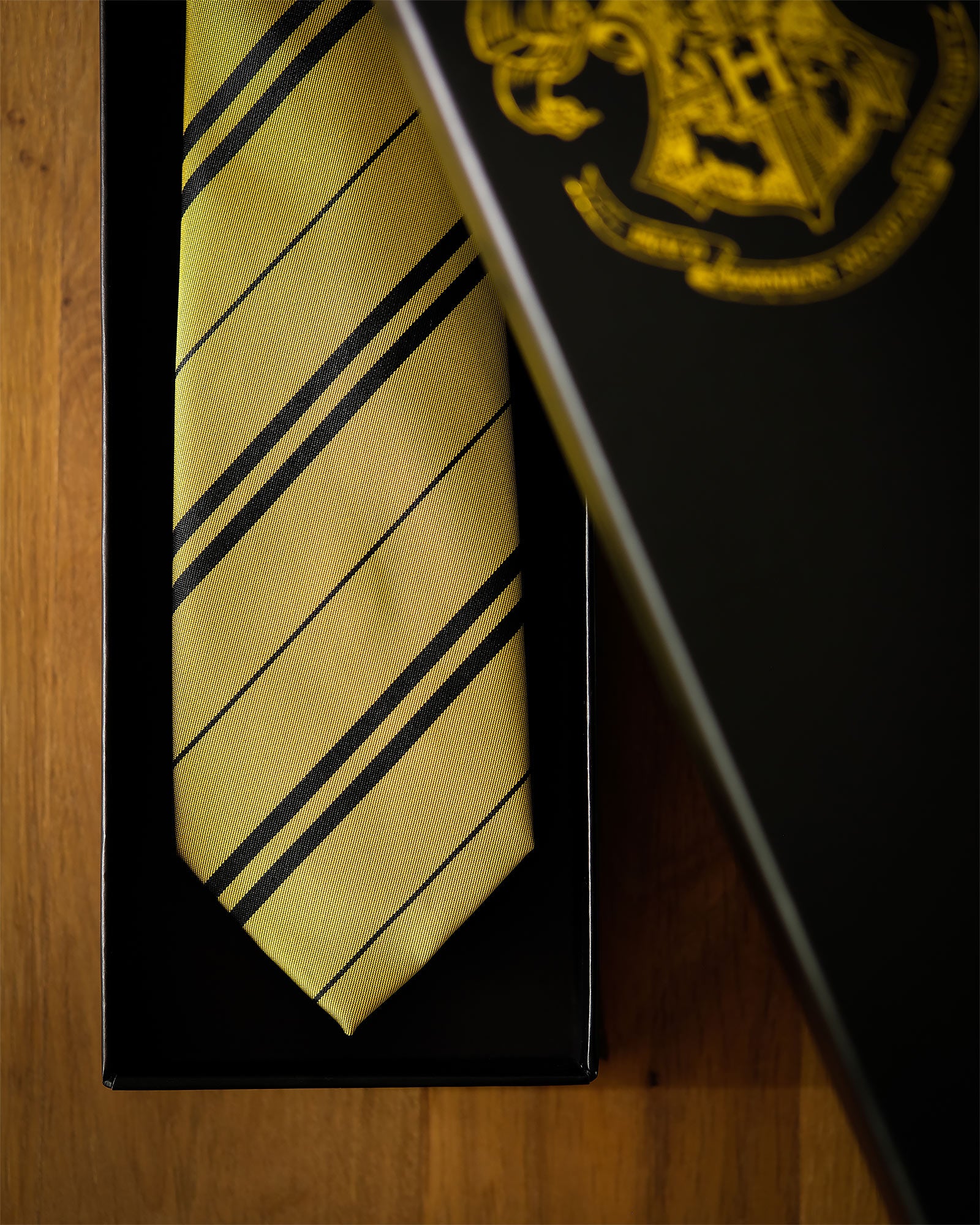 Image produit Harry Potter - Cravate Hufflepuff avec boîte cadeau