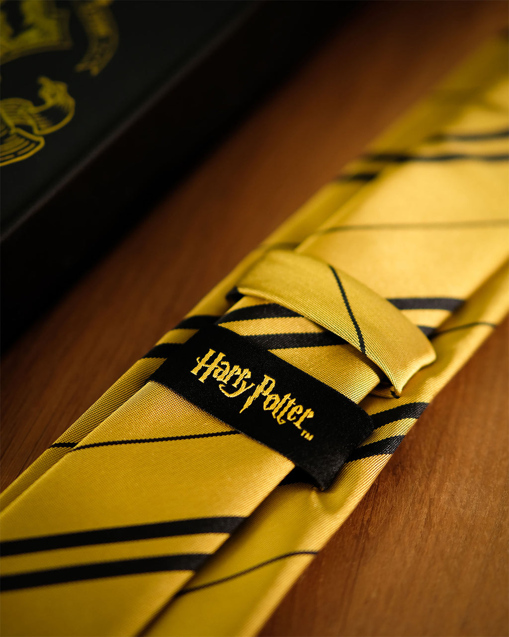 Image produit Harry Potter - Cravate Hufflepuff avec boîte cadeau