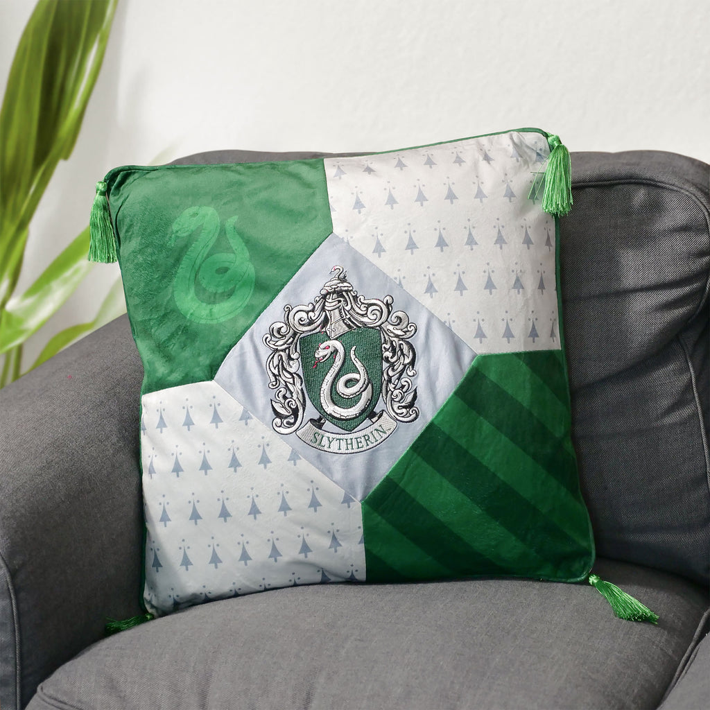 Image produit Harry Potter - Coussin Serpentard de luxe avec glands