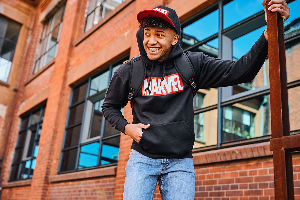 Image produit Marvel - Sweat à capuche Logo noir