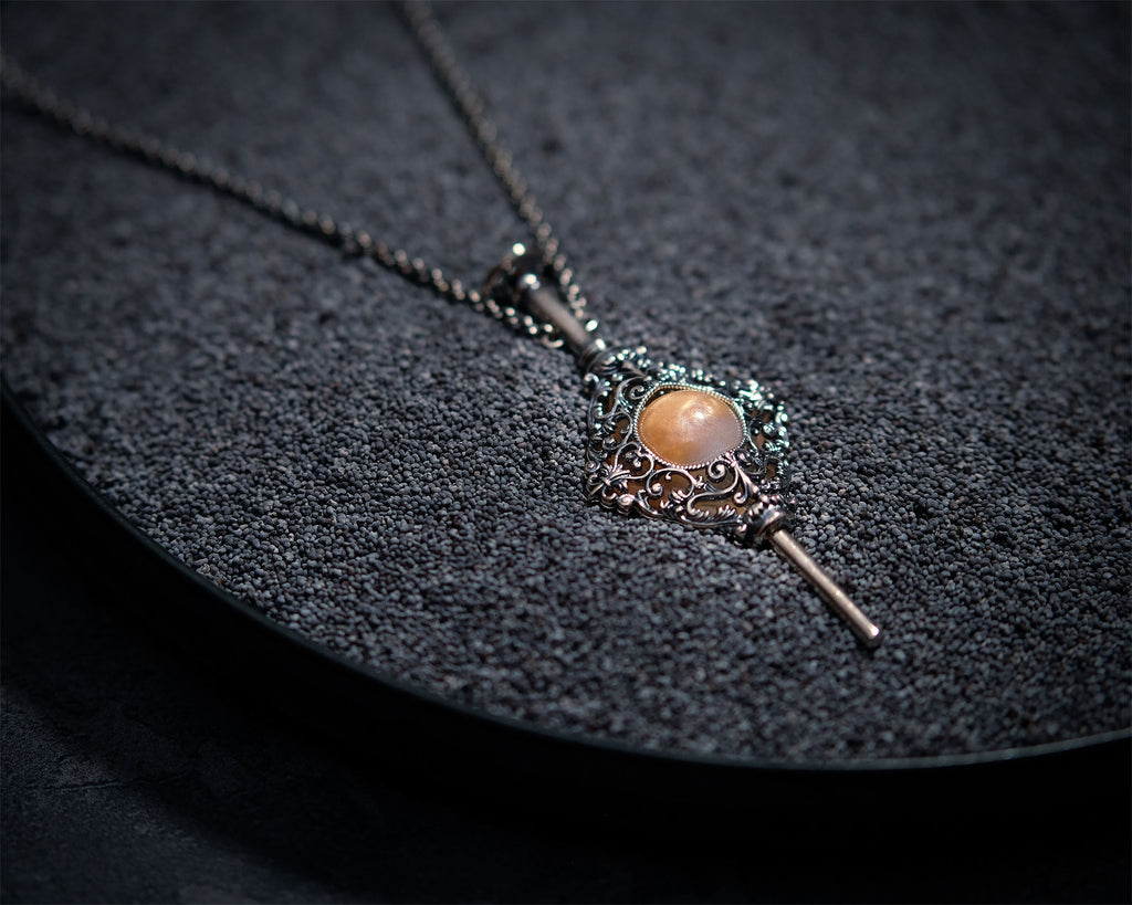 Image produit Pendentif Pacte du Sang de Grindelwald avec chaîne - Animaux fantastiques