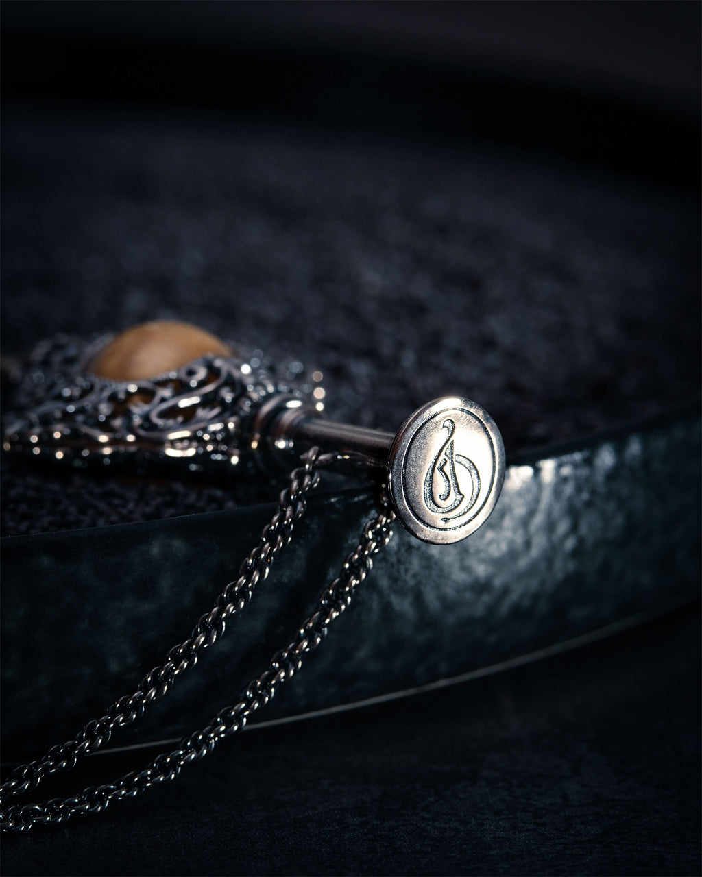 Image produit Pendentif Pacte du Sang de Grindelwald avec chaîne - Animaux fantastiques