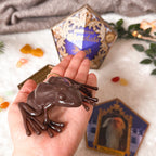 Image produit Figurine Grenouille en chocolat avec carte à collectionner - Réplique Harry Potter