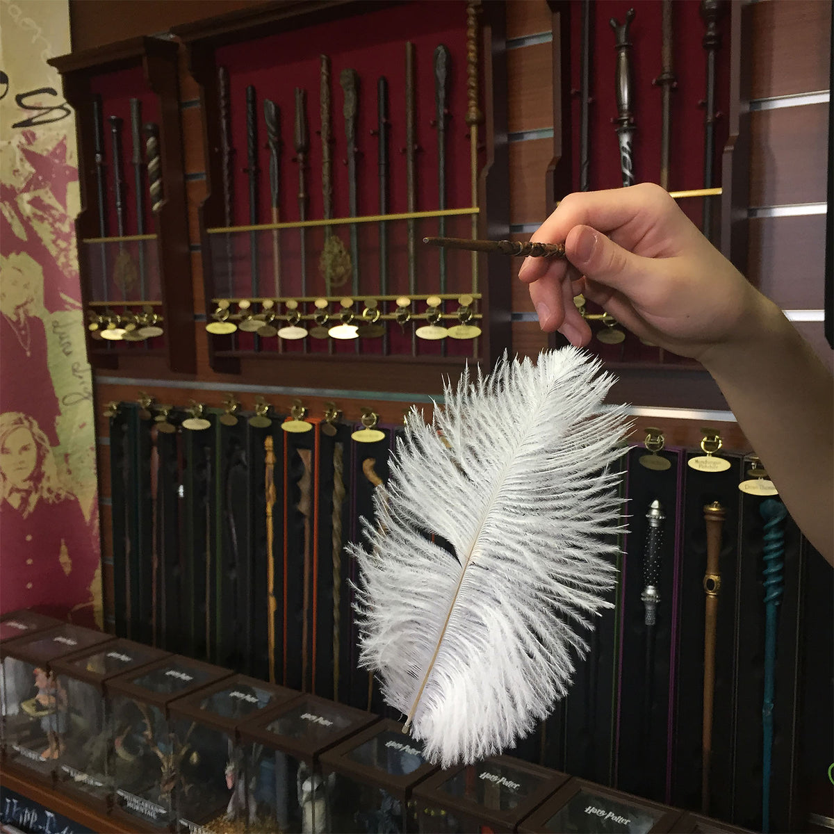 Product image Harry Potter - Wingardium Leviosa Wand & Feather Set