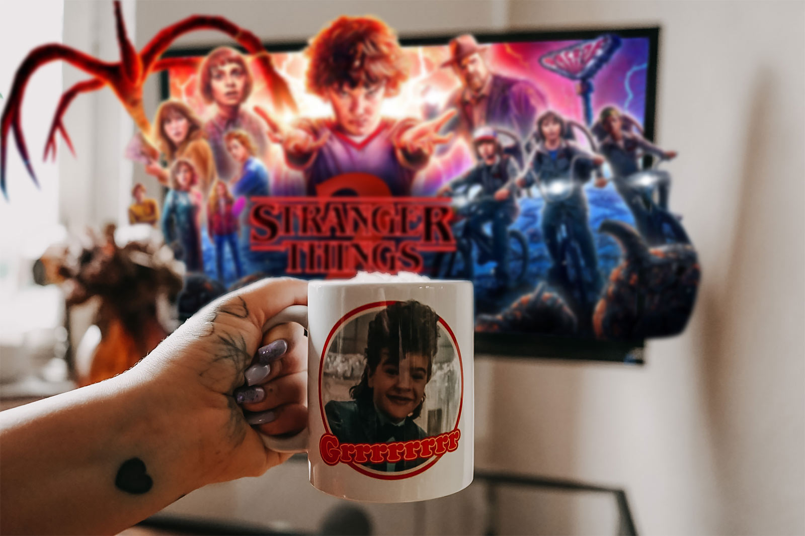 Image produit Stranger Things - Tasse Dustin Snowball Dance