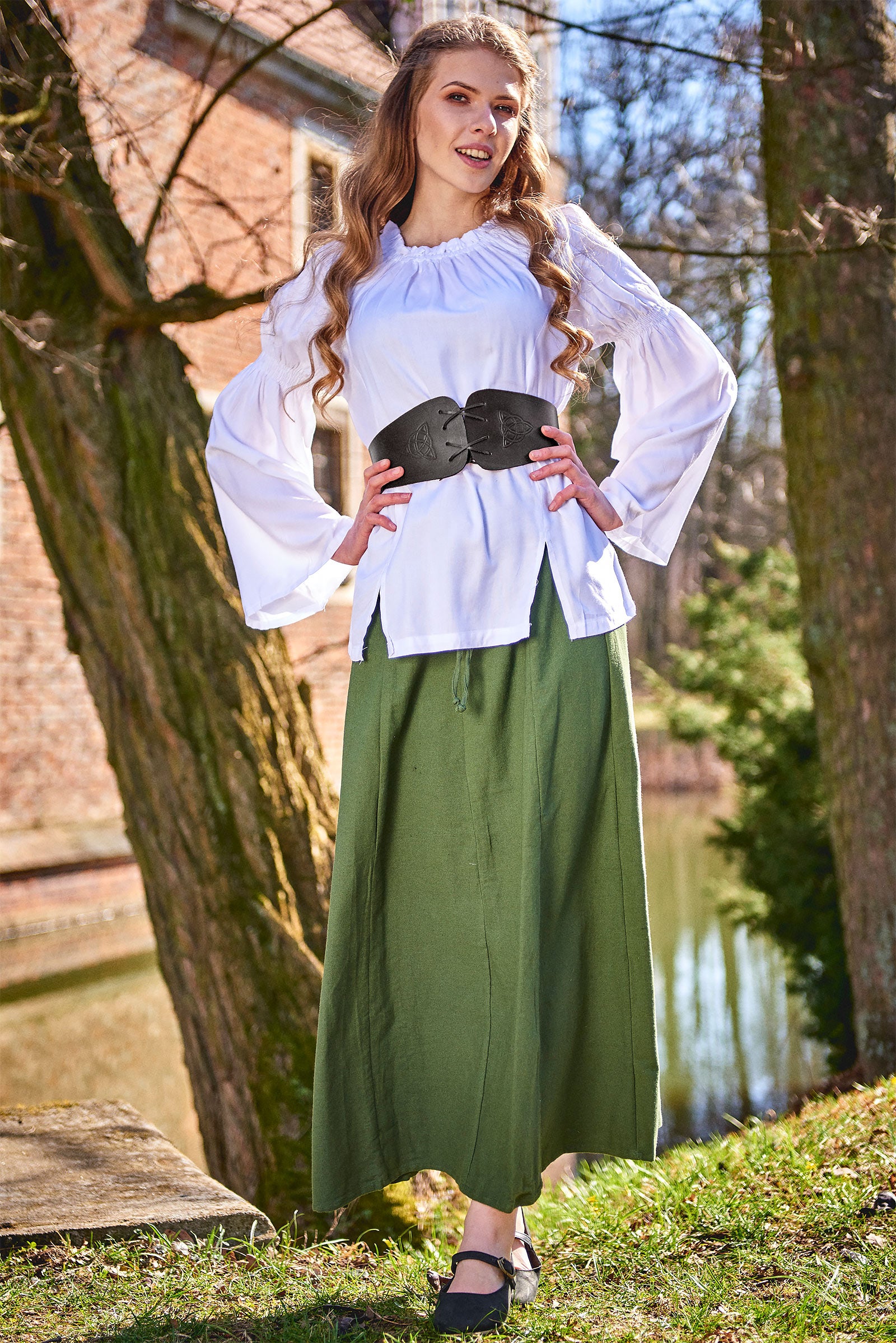 Image produit Ceinture médiévale Alana avec estampage celtique noir