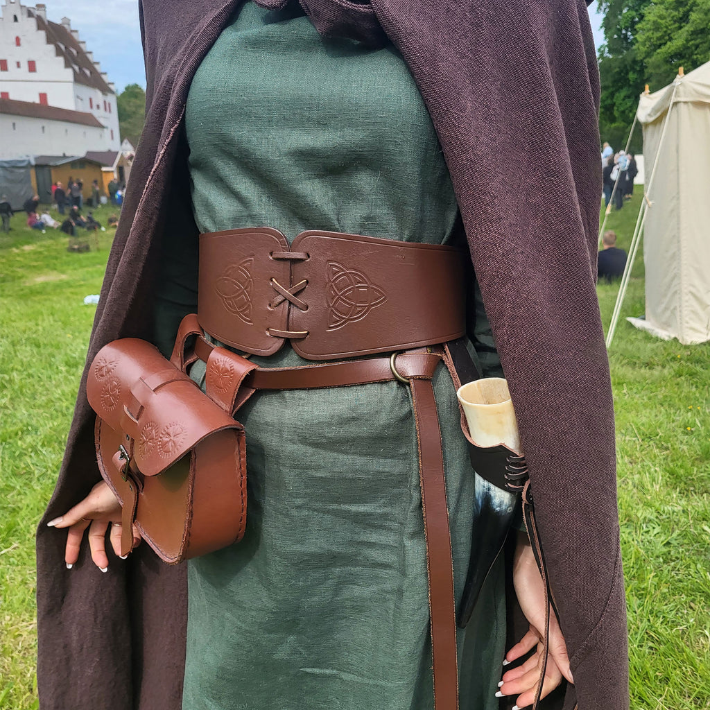 Image produit Ceinture corset médiévale Alana avec motif celtique marron