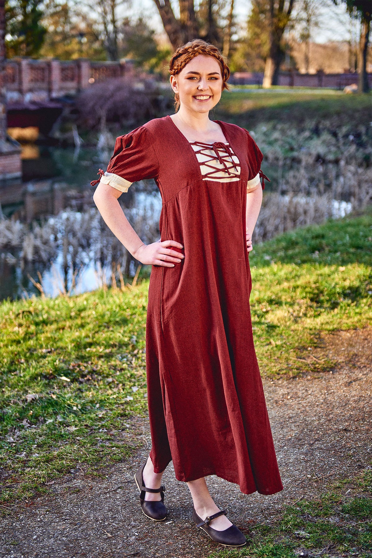 Image produit Robe d'été médiévale Lysa rouge-beige