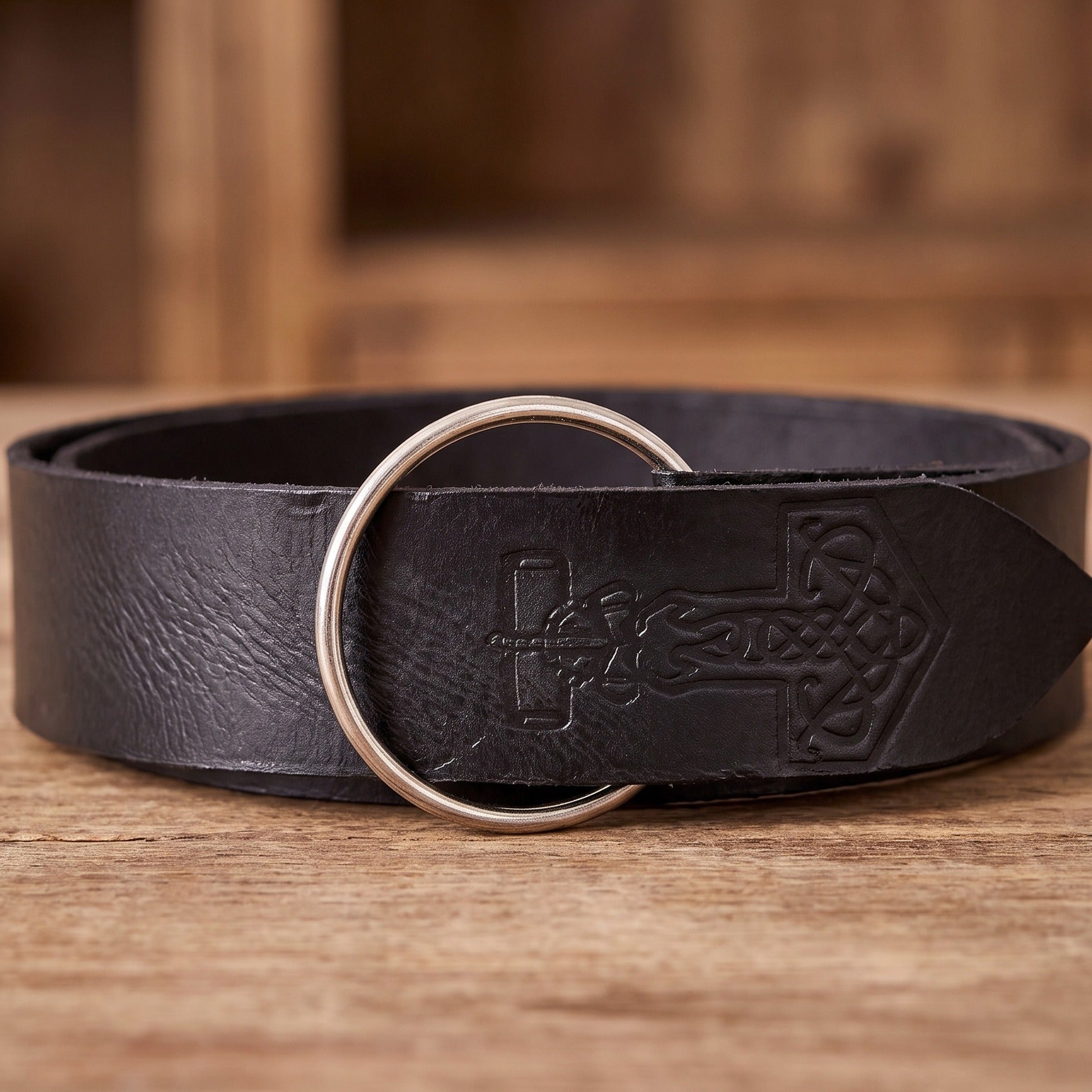 Image produit Ceinture médiévale à anneau avec embossage Marteau de Thor noire