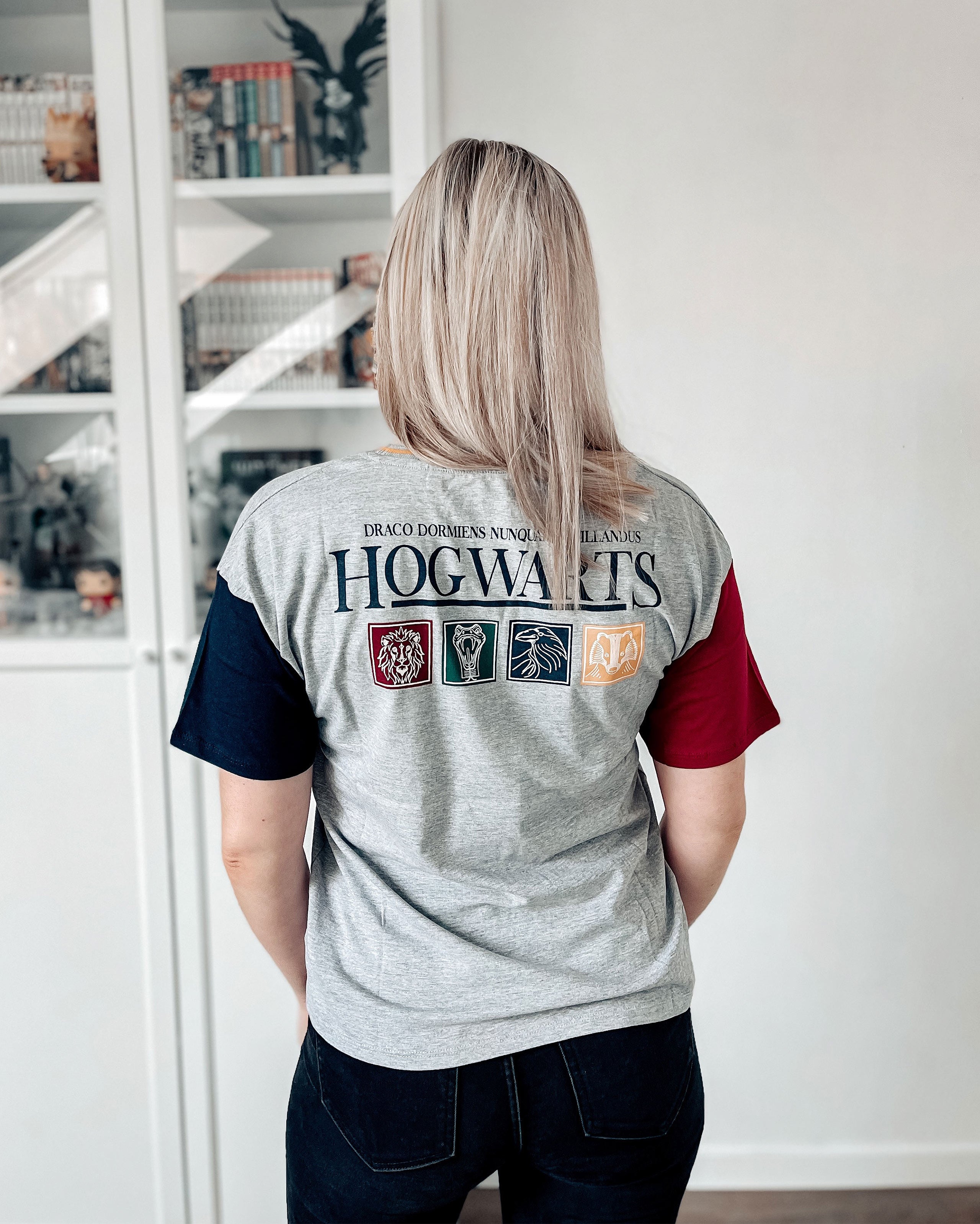 Product image Harry Potter - Hogwarts Crop Top Women's Grey