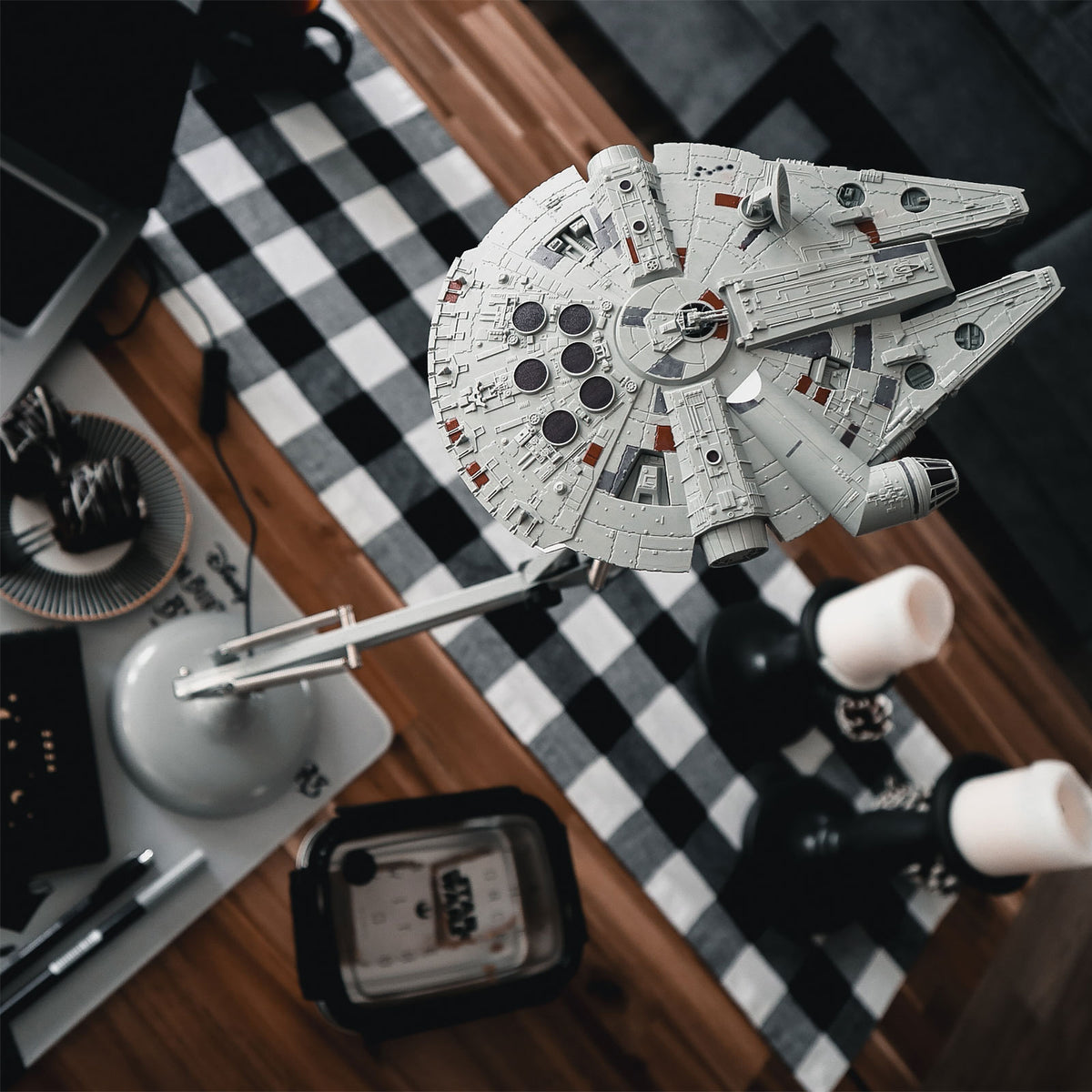 Image produit Star Wars - Lampe de table Faucon Millénaire
