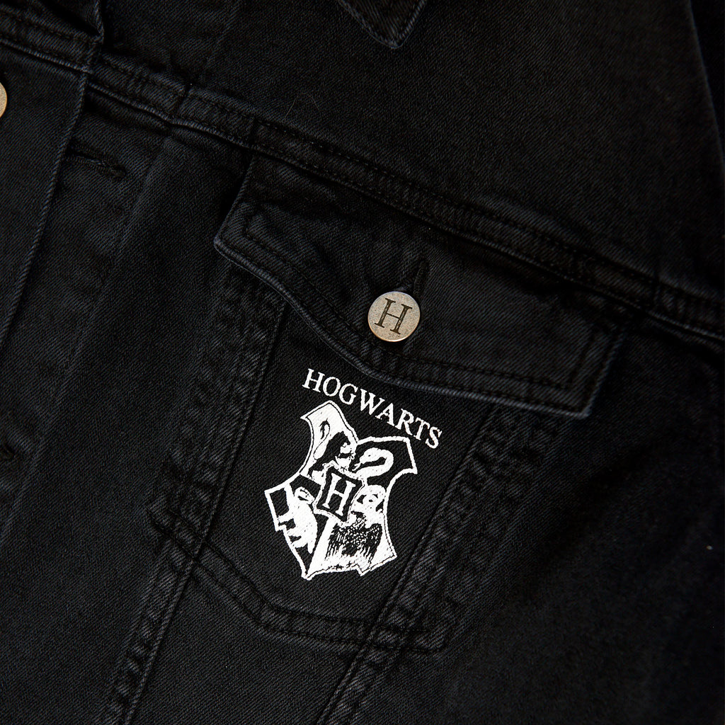 Image produit Harry Potter - Veste en jean blason de Poudlard noir