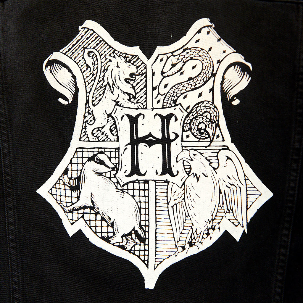 Image produit Harry Potter - Veste en jean blason de Poudlard noir