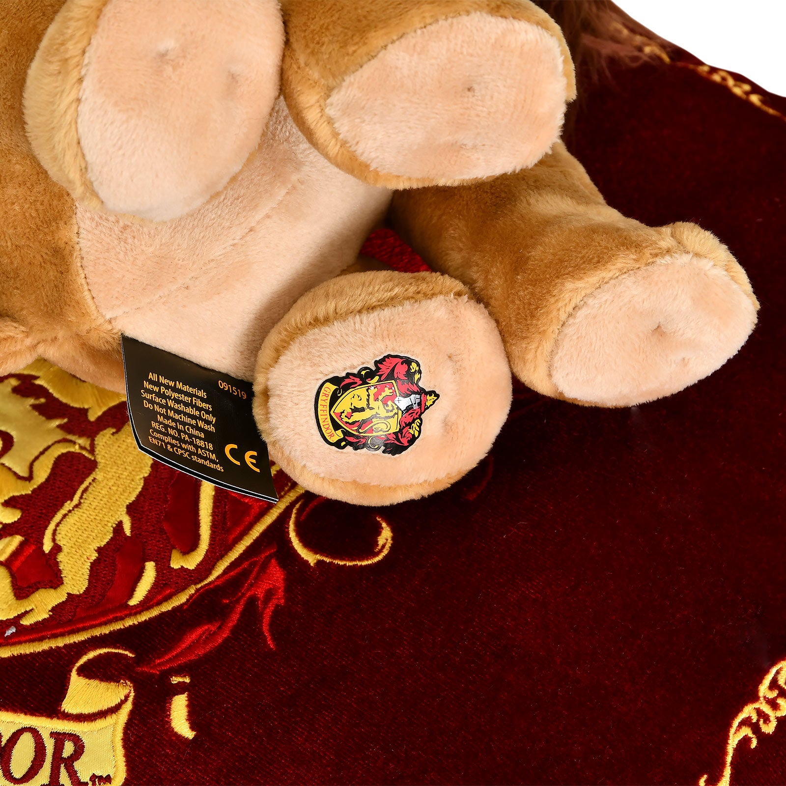Image produit Harry Potter - Coussin blason Gryffondor avec figurine en peluche