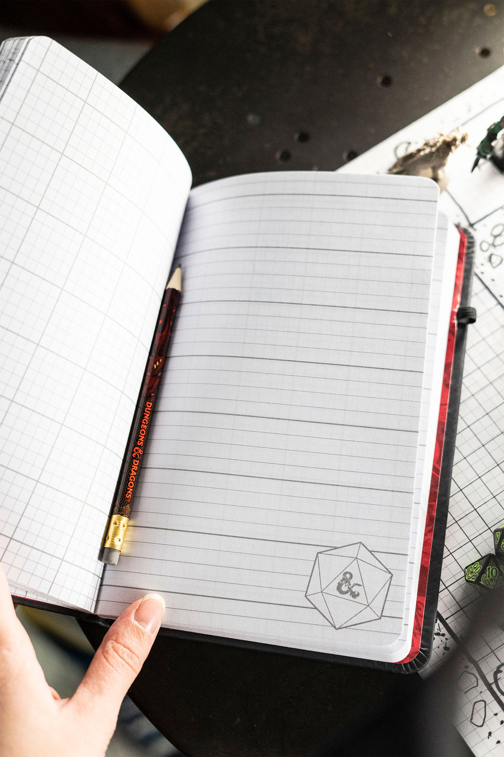Image produit Dungeons & Dragons - Cahier du joueur A5 avec crayon