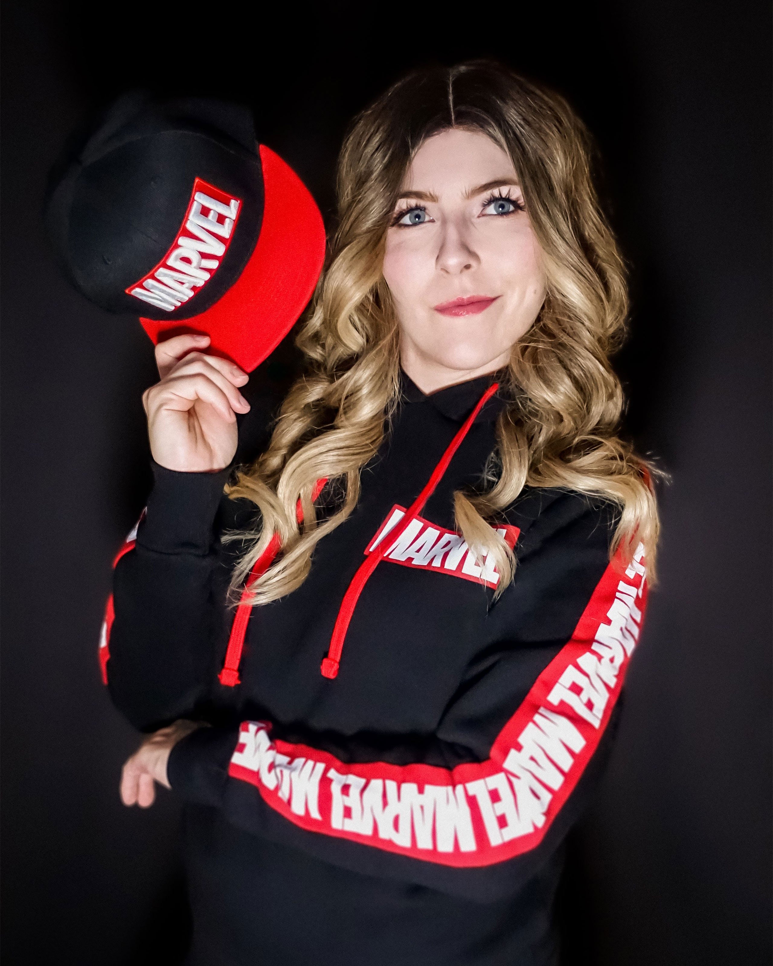 Image produit Marvel - Sweat à capuche avec impression sur les manches noir