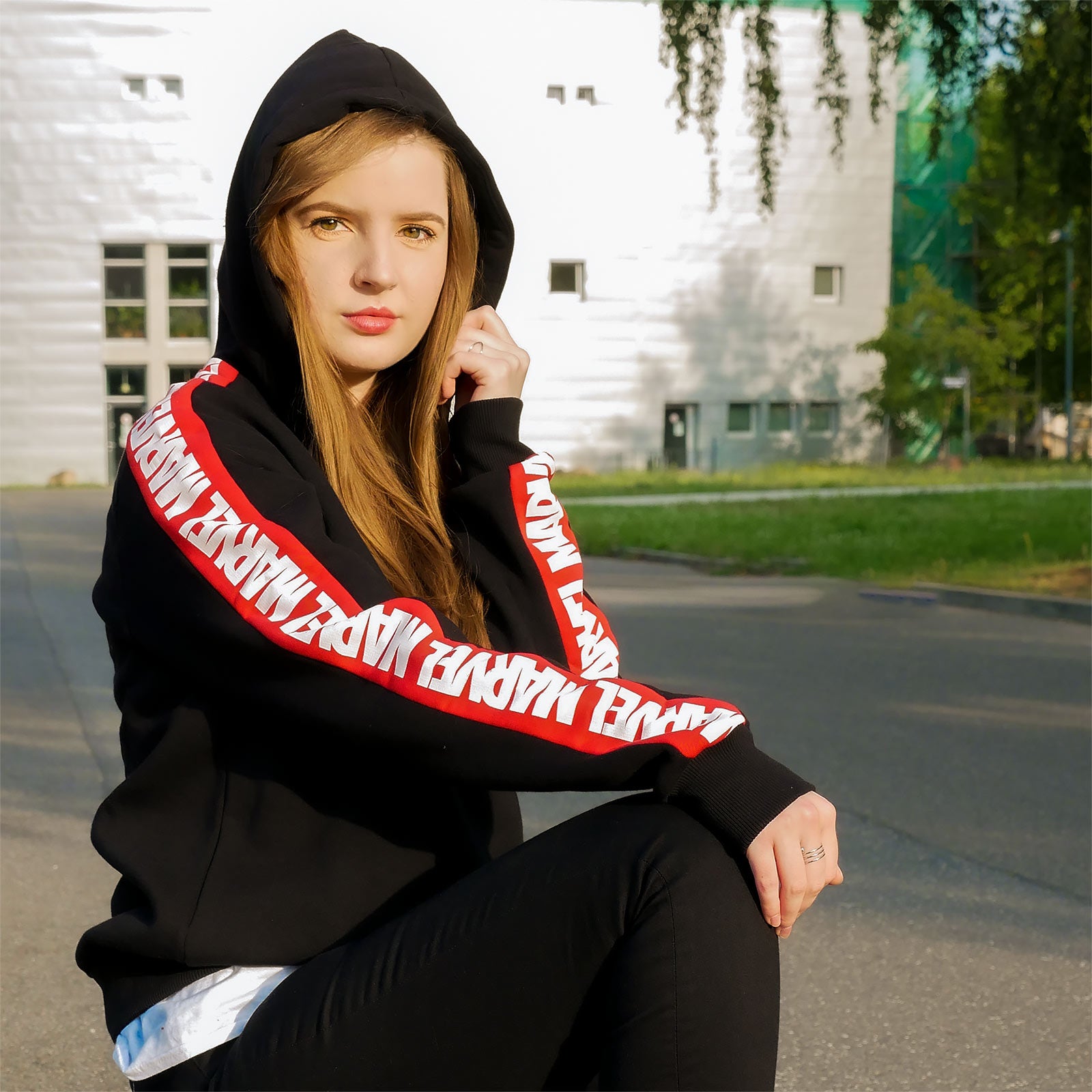 Image produit Marvel - Sweat à capuche avec impression sur les manches noir