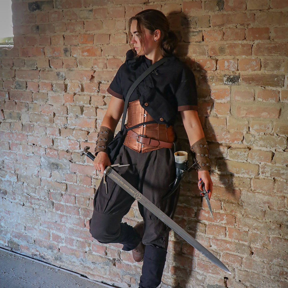 Image produit Réplique de l'épée d'argent de Geralt de Riv avec fourreau pour les fans de Witcher