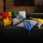 Image produit Harry Potter - Coussin Poufsouffle avec glands deluxe