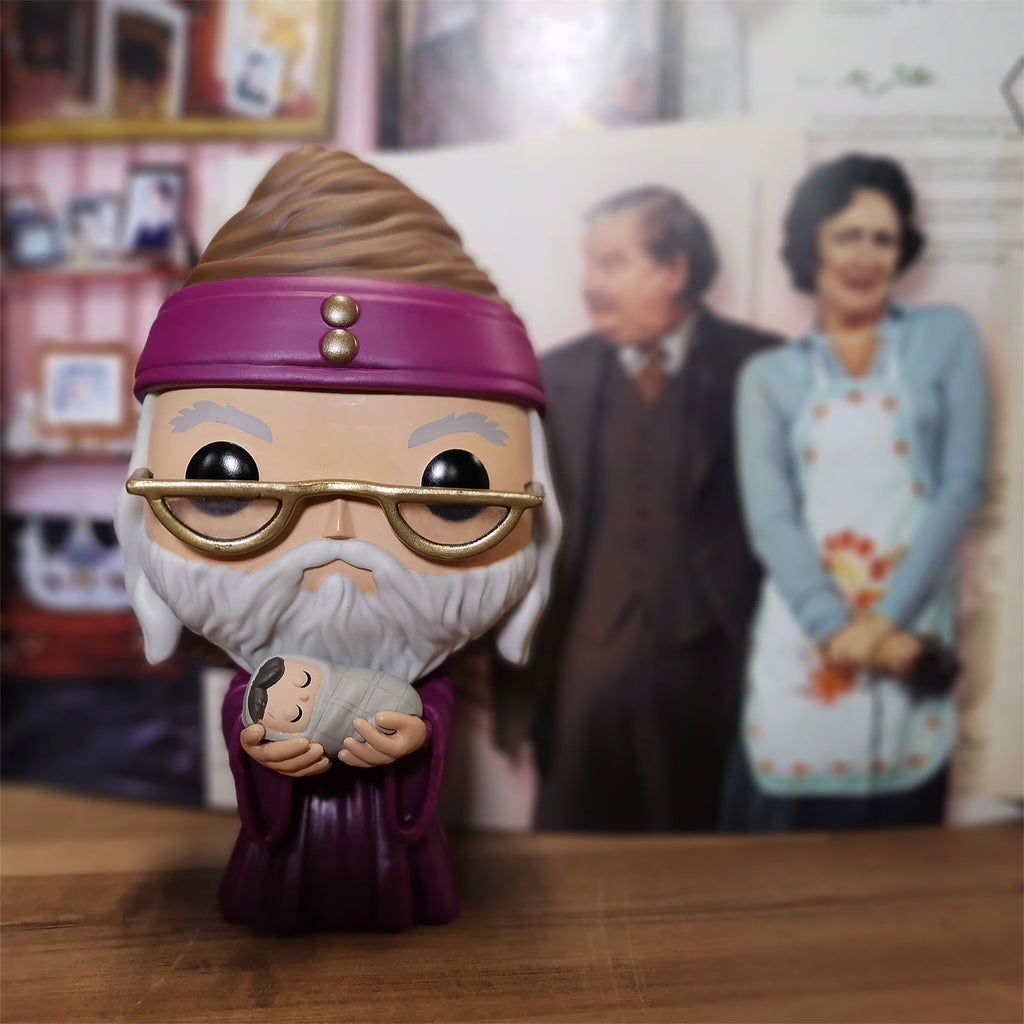 Image produit Harry Potter - Dumbledore avec Bébé Harry Figurine Funko Pop