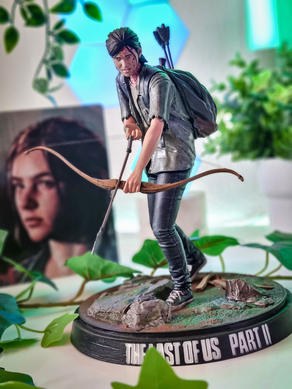 Image produit The Last of Us - Statue d'Ellie avec arc 21 cm