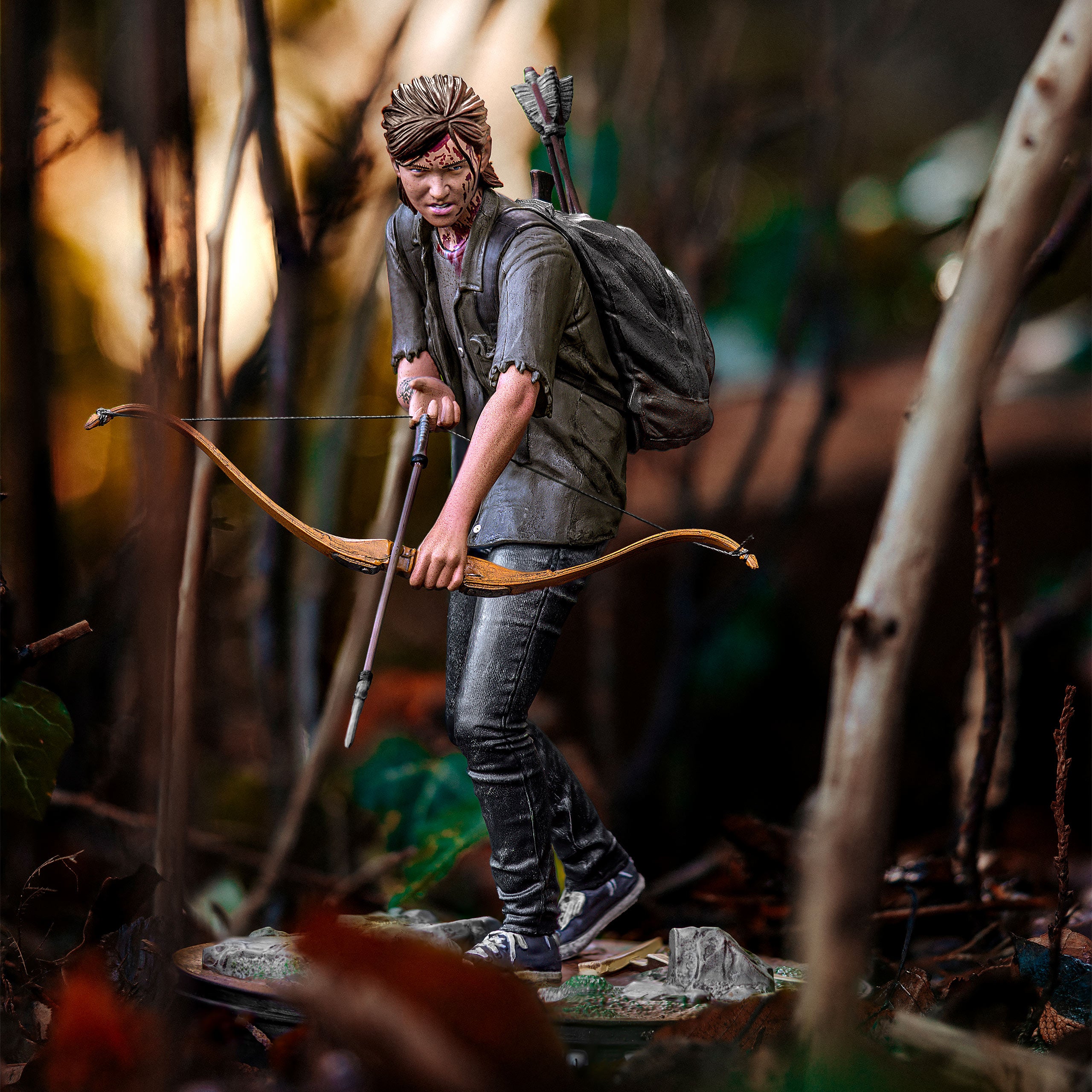 Image produit The Last of Us - Statue d'Ellie avec arc 21 cm