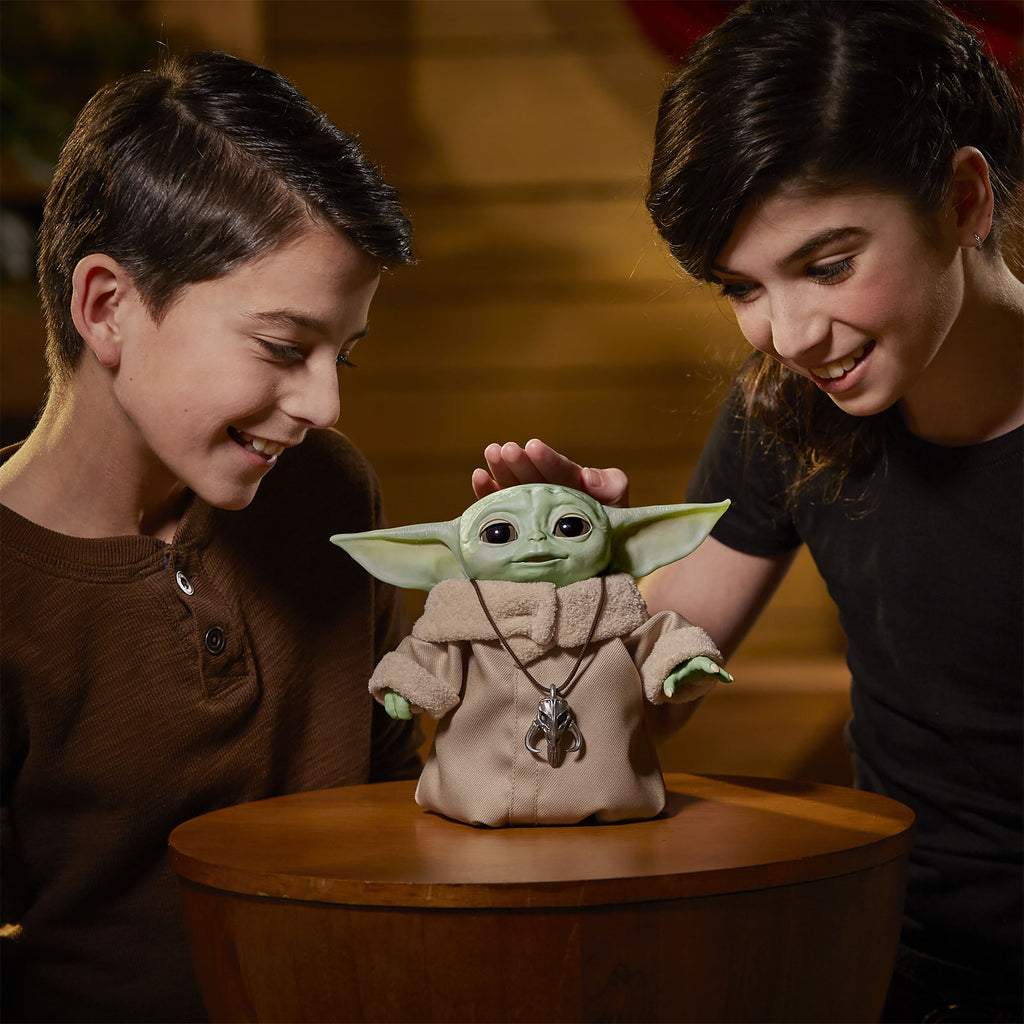 Image produit Figurine The Child avec mouvement et son 18 cm - Star Wars The Mandalorian