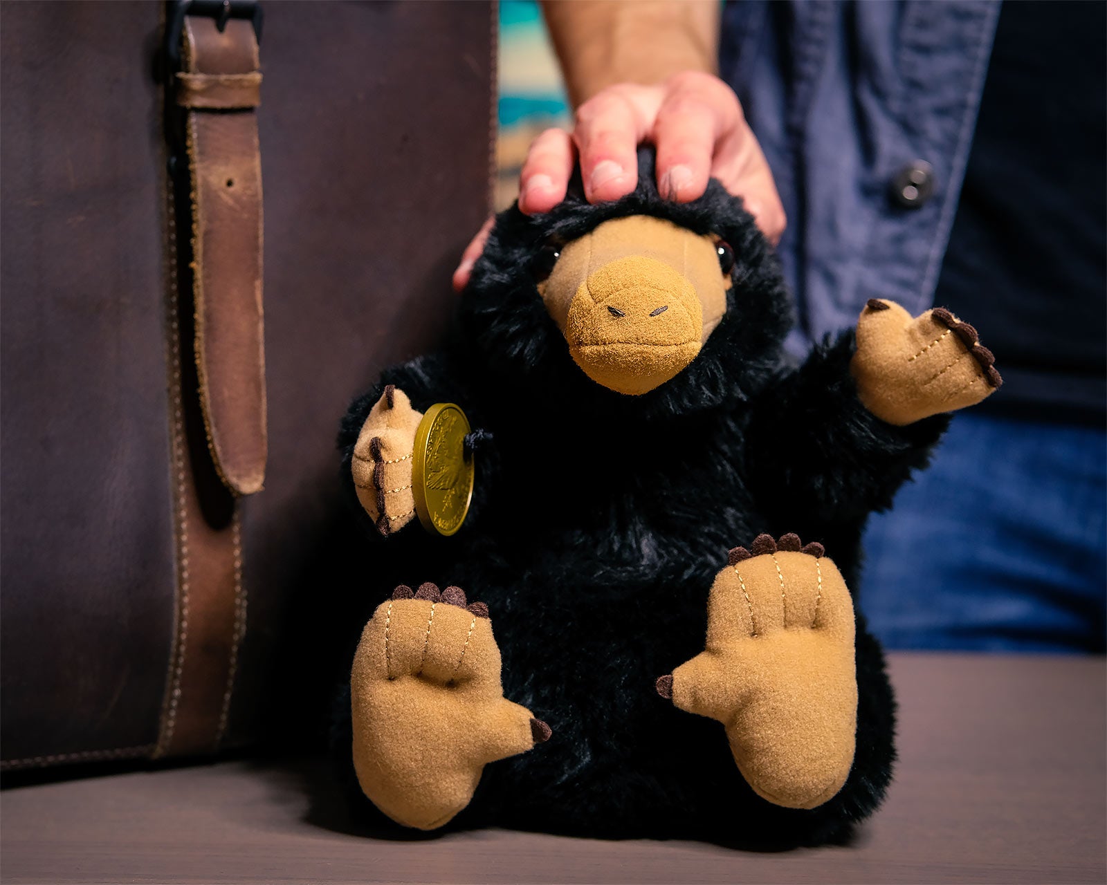 Image produit Niffler Peluche Marionnette à Main avec Son - Les Animaux Fantastiques