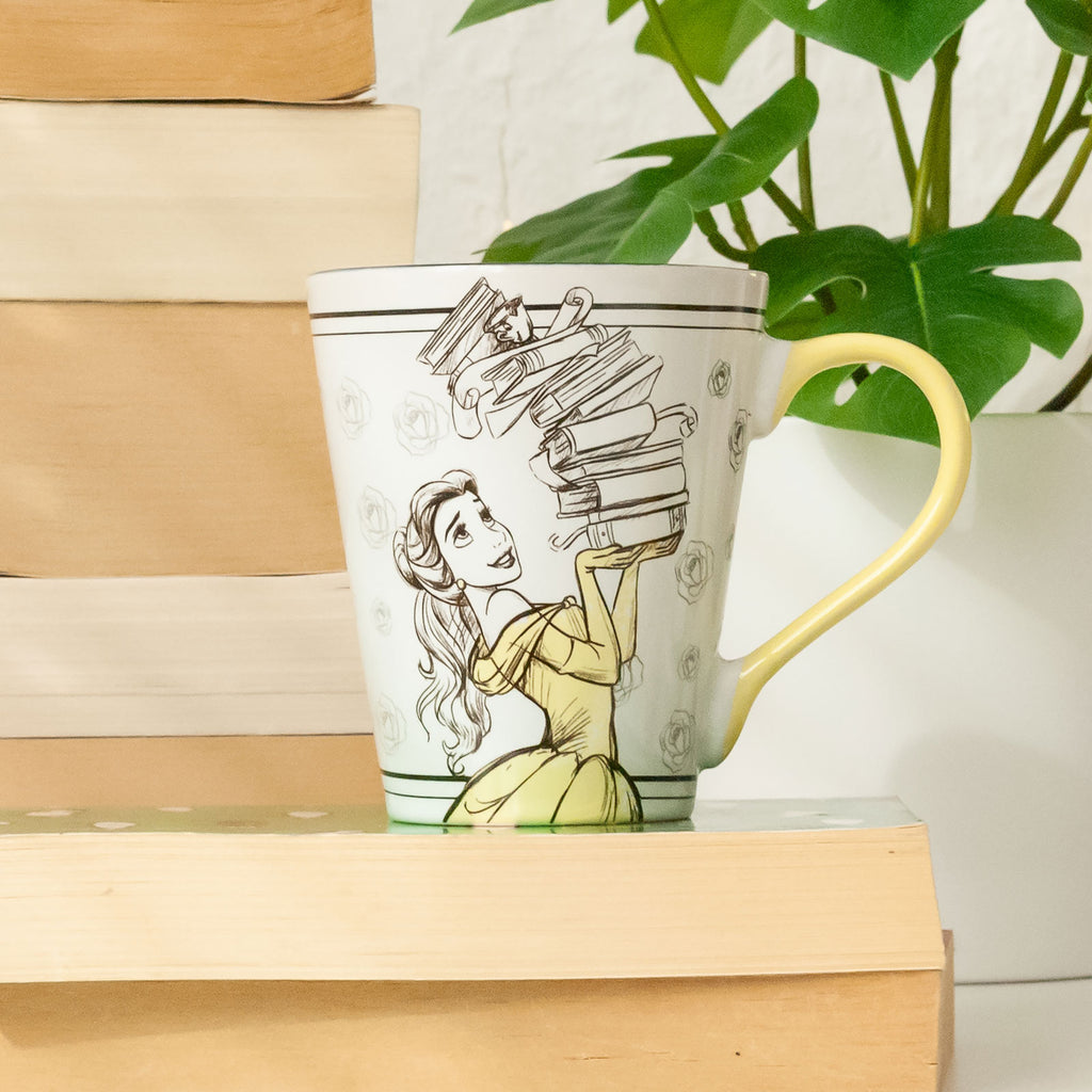 Image produit La Belle et la Bête - Books Hold Magic Mug