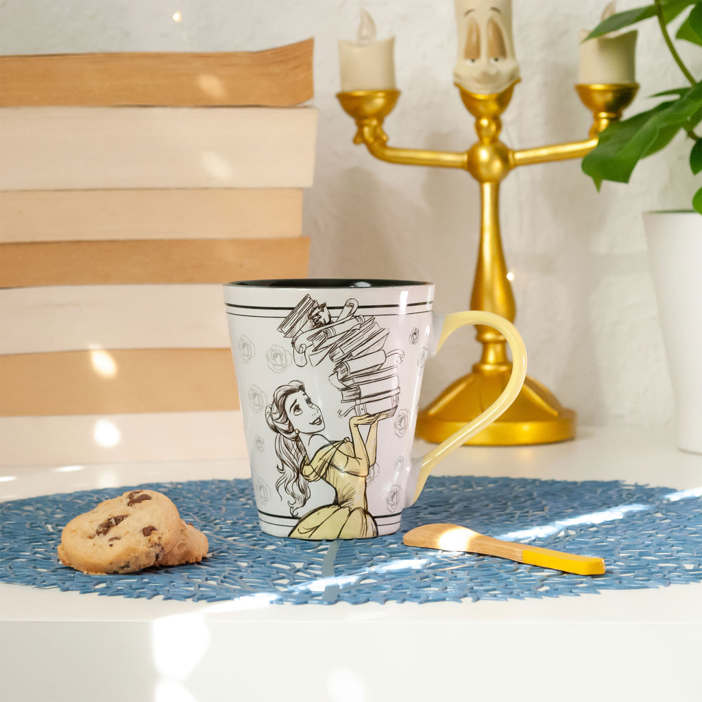 Image produit La Belle et la Bête - Books Hold Magic Mug