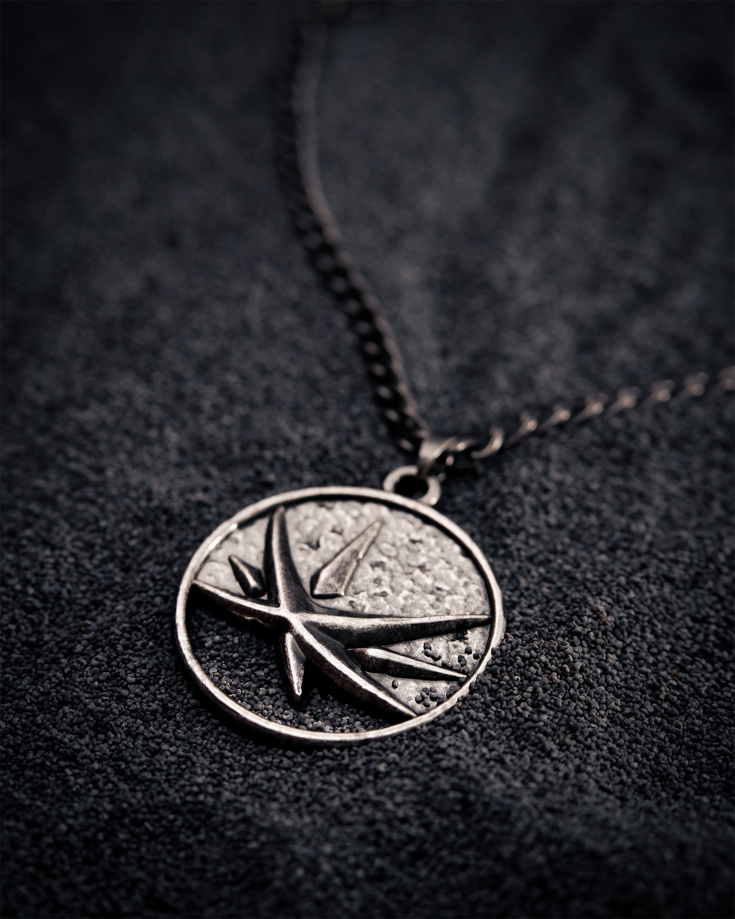 Image produit Witcher - Collier médaillon Yennefer