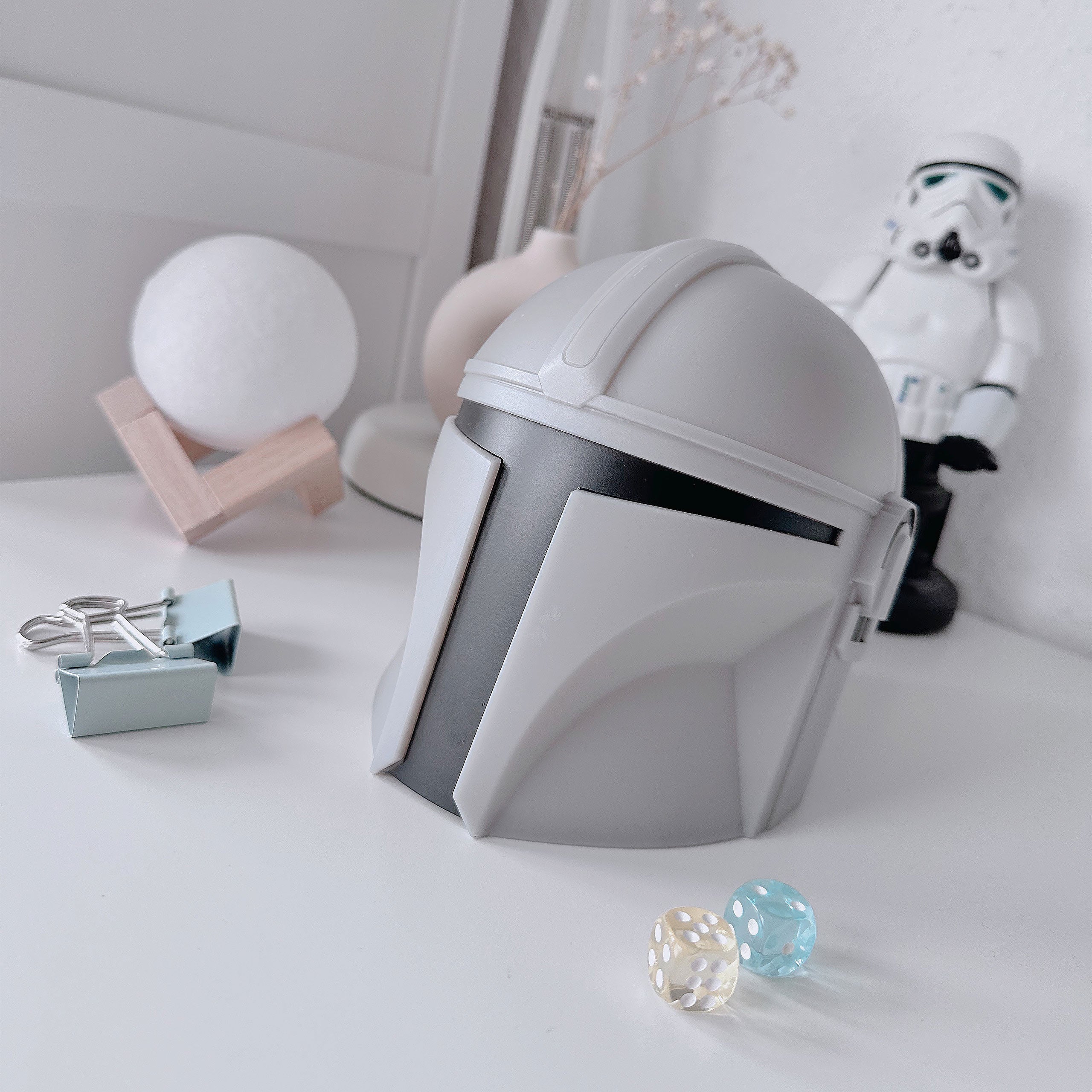 Product image The Mandalorian Helmet Table Lamp - Star Wars