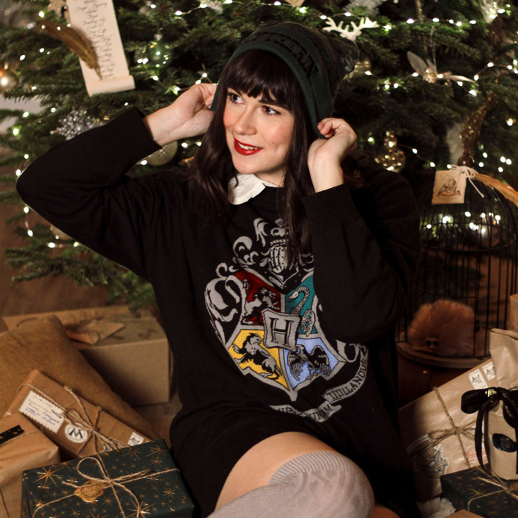 Image produit Harry Potter - Pull oversize noir avec blason de Poudlard