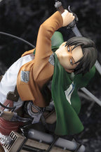 Image produit Attack on Titan - Statue de Levi Renouvelée 29 cm