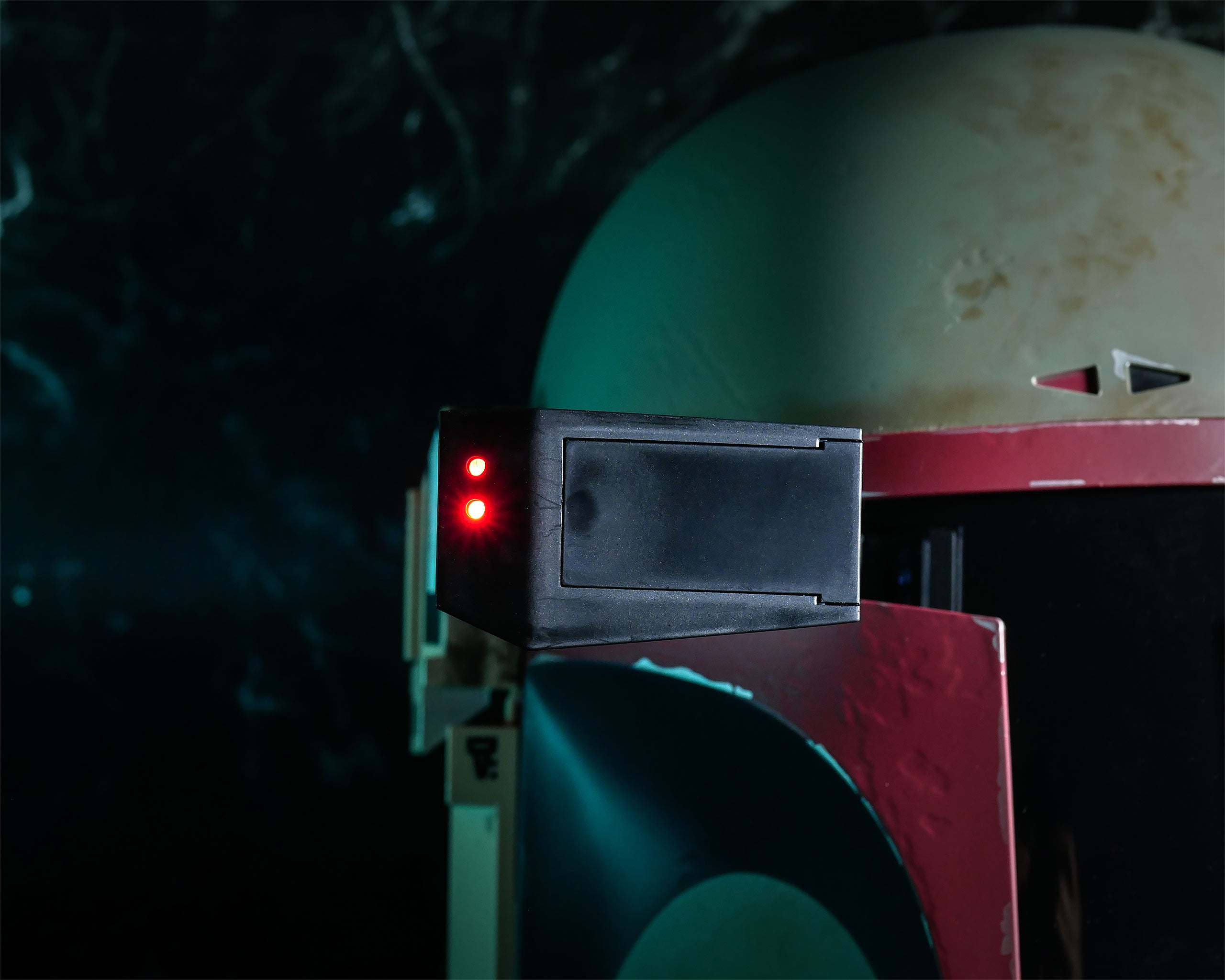 Image produit Réplique du casque premium Boba Fett Re-Armored avec effets lumineux - Star Wars