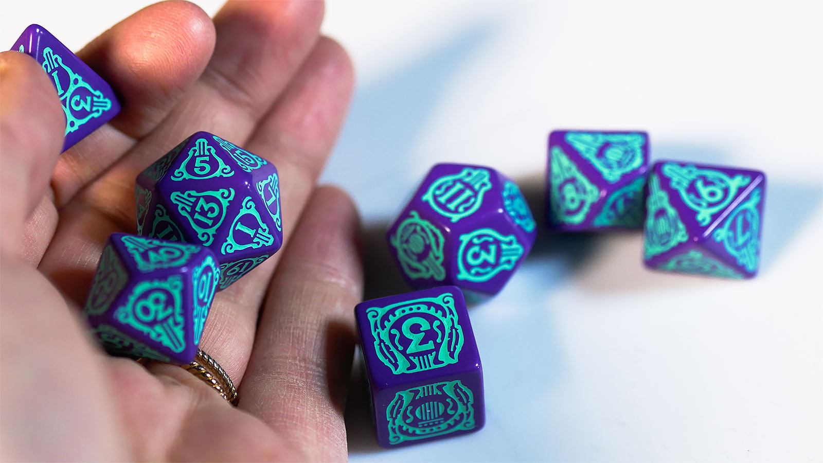 Image produit Witcher - Dandelion Demi-siècle de poésie RPG Set de dés 7pcs avec pièce de collection